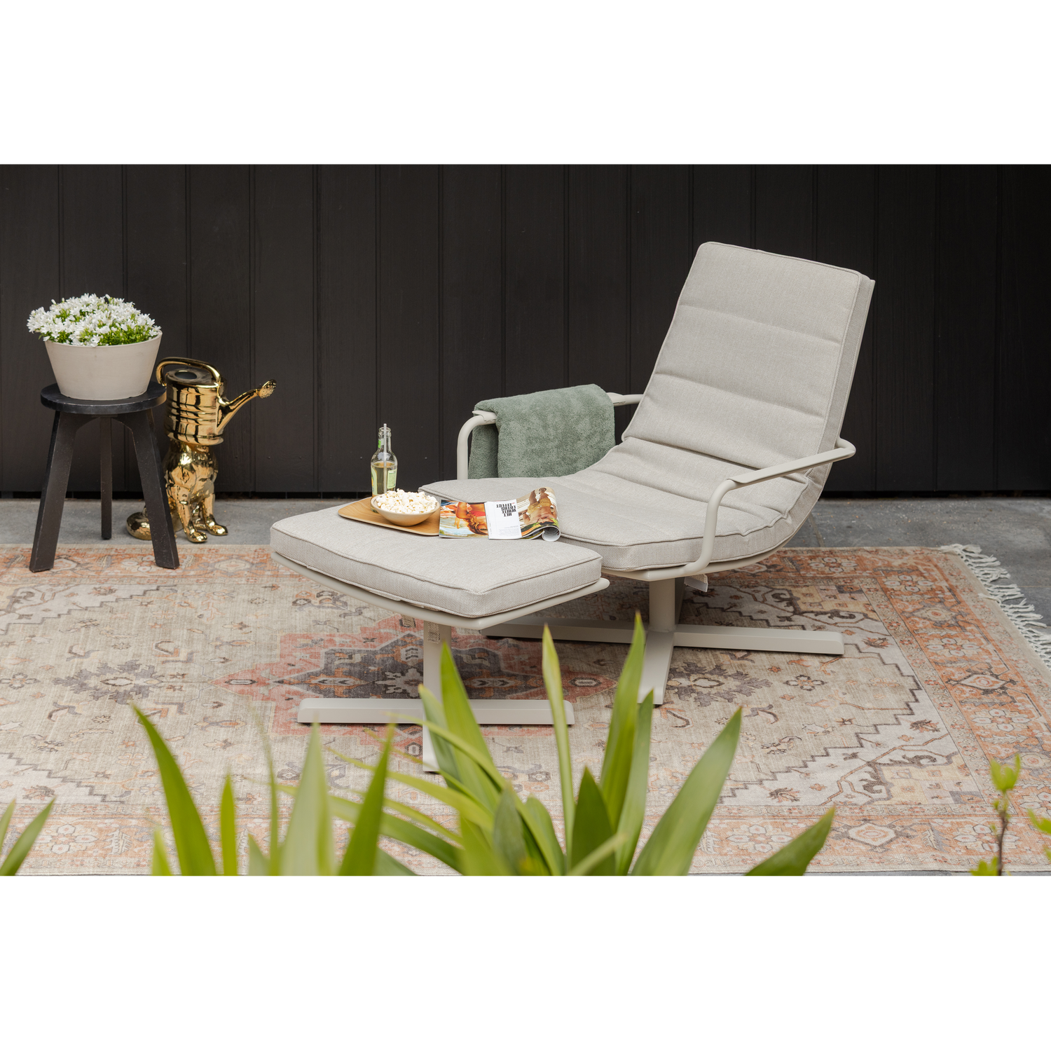 WOOOD hocker buiten Coosa - Aluminium - All Weather - Zand - 43x64x40