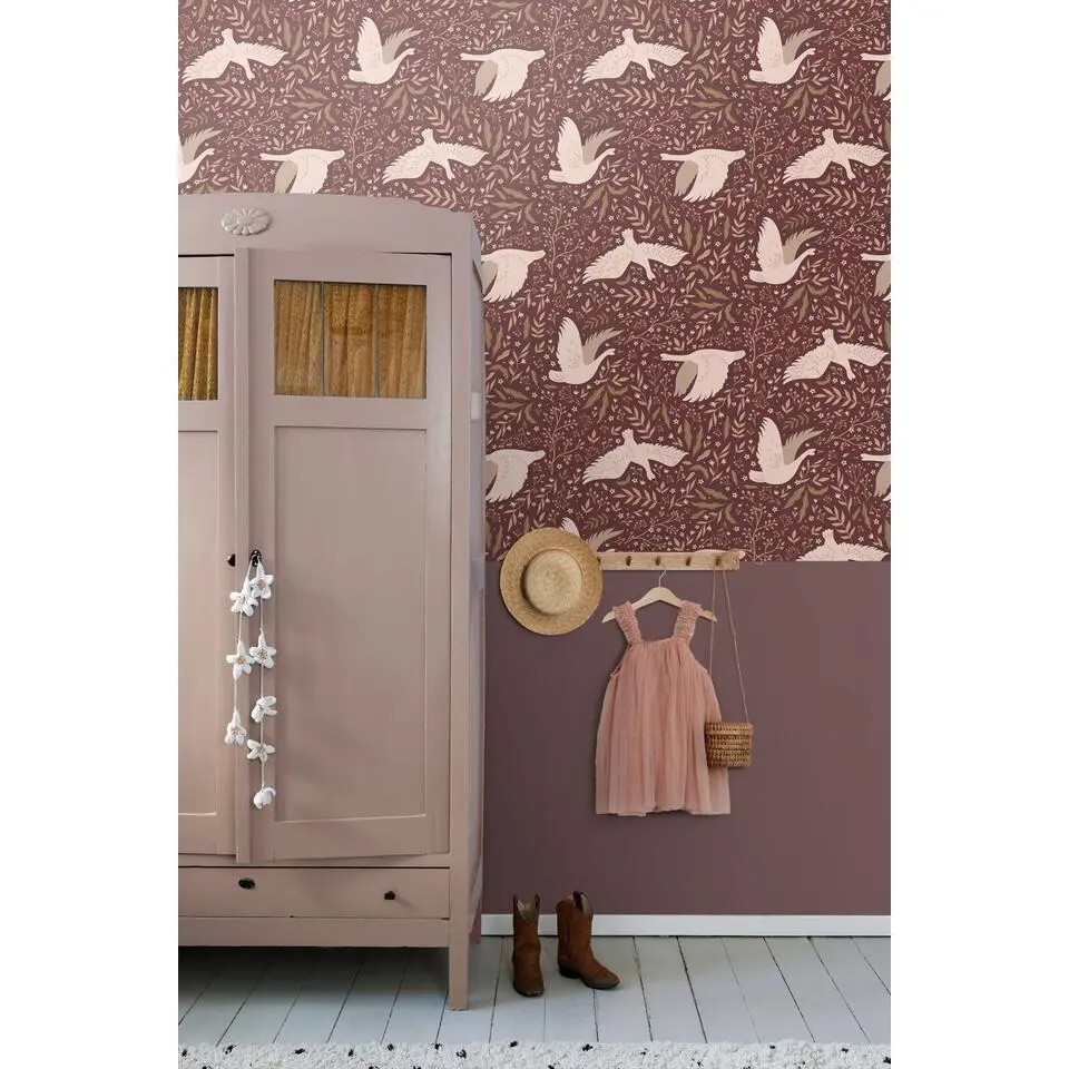 ESTAhome behang zwanen bordeaux rood - 50 x 900 cm