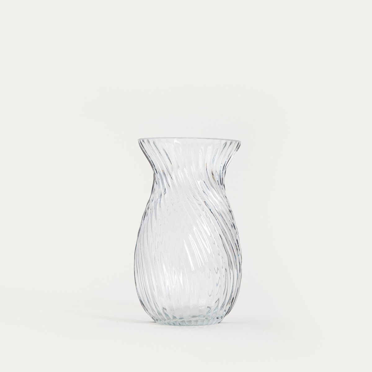 Wazon YUUE szklany ryflowany transparentny 12x20,5 cm