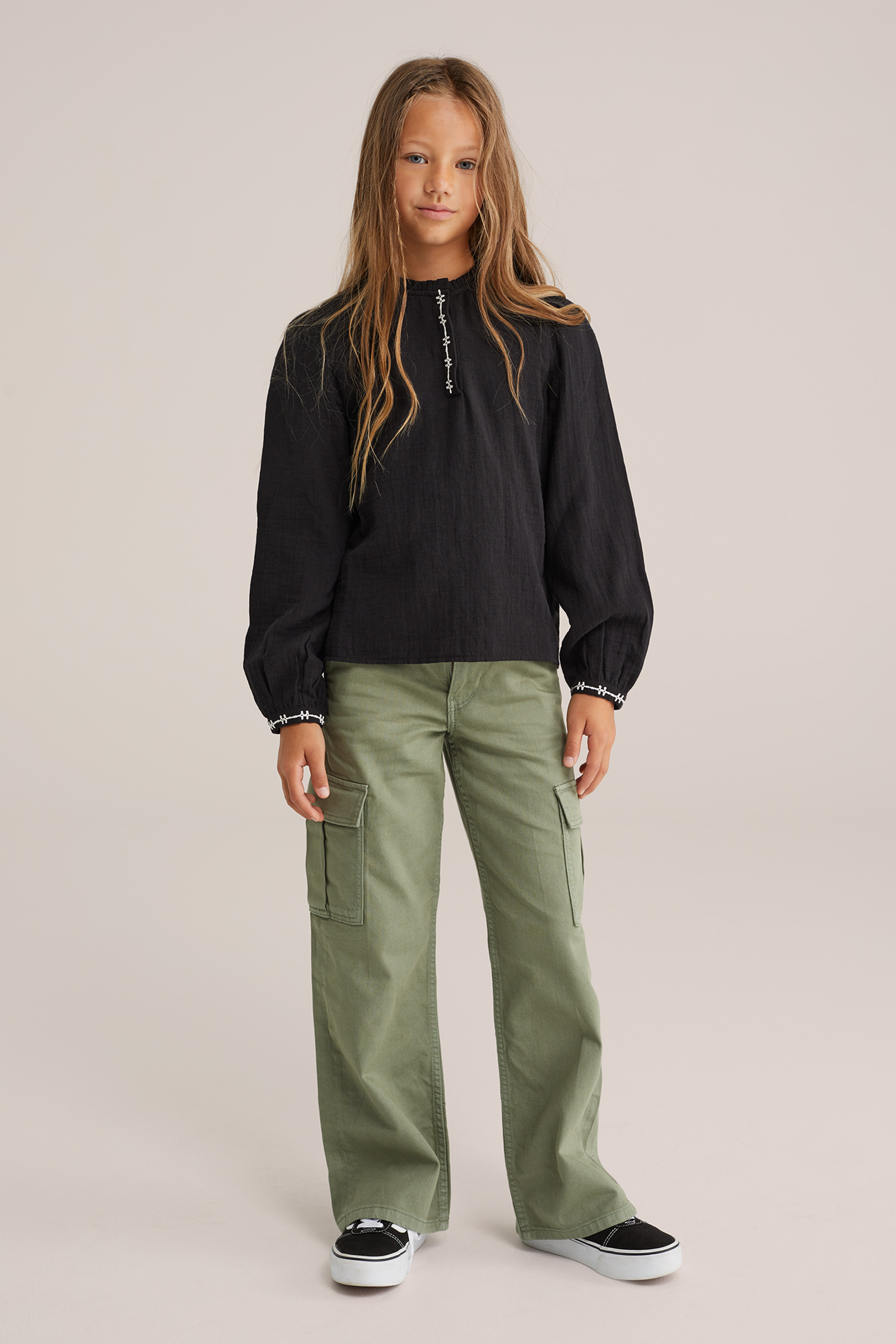 Meisjes blouse met embroideries