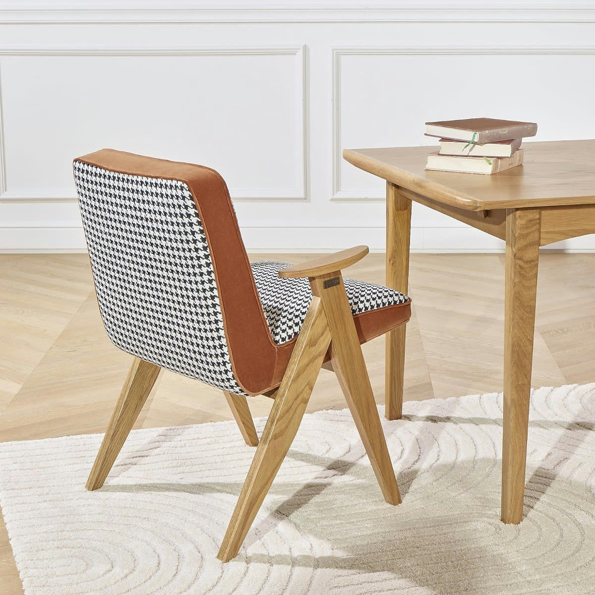 BILLY - Fauteuil tissu pied de poule et velours caramel