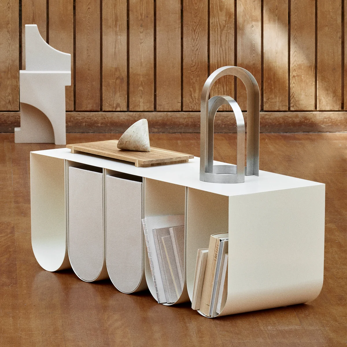 Kristina Dam Studio - Curved Wandregal