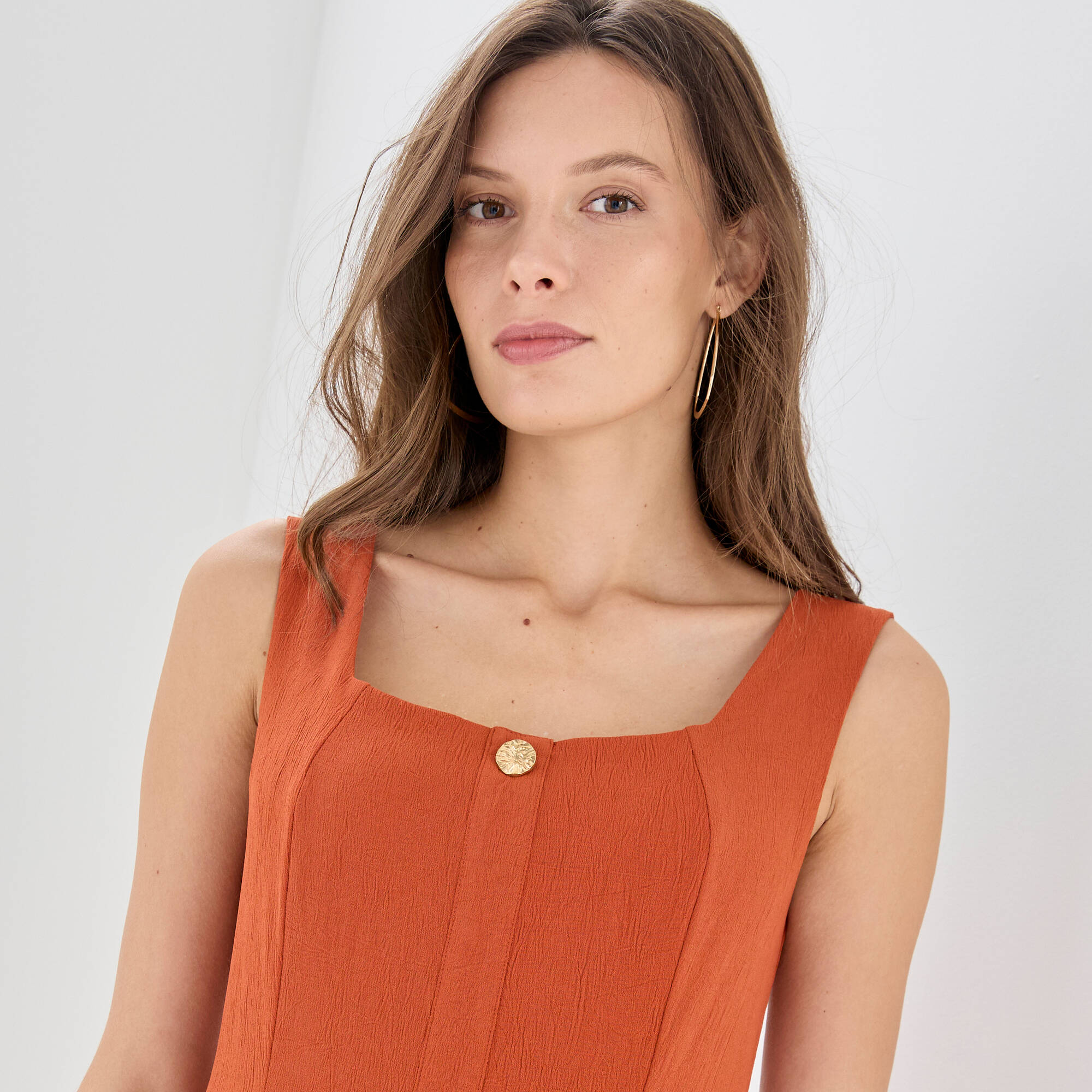 Robe longue boutonnée col carré