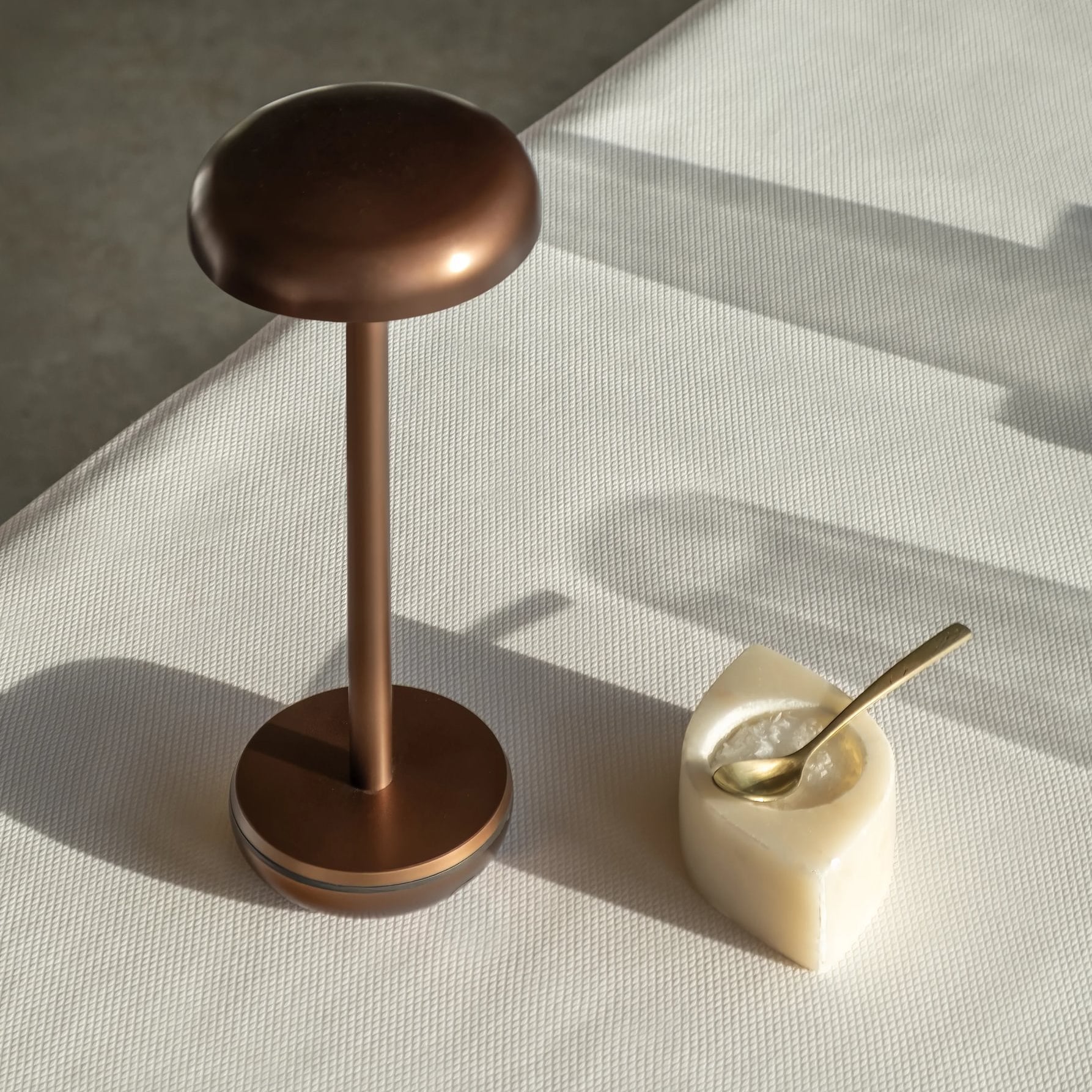 Humble Air Oplaadbare Tafellamp - Bronze