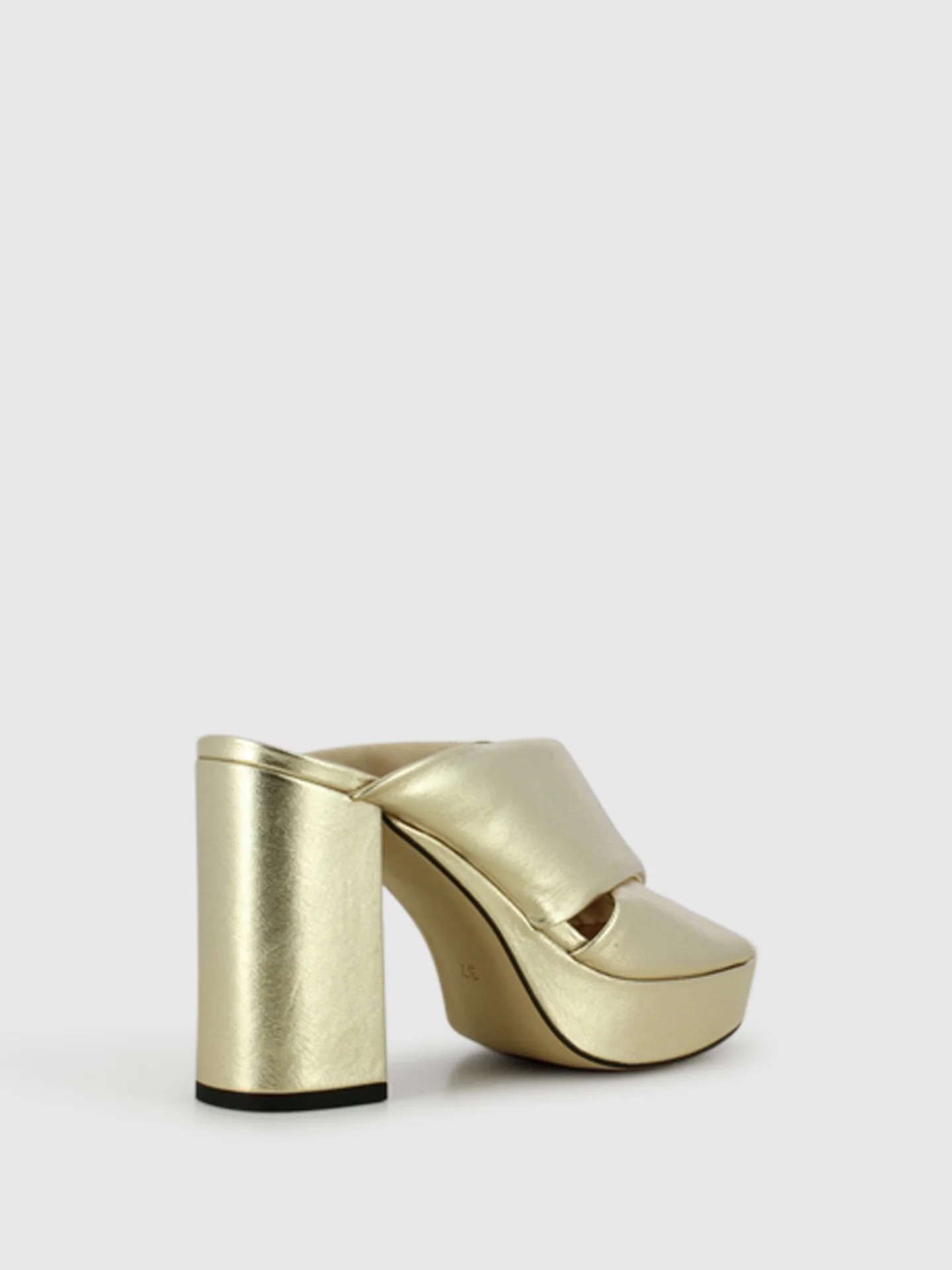Sandálias de Plataforma em Dourado