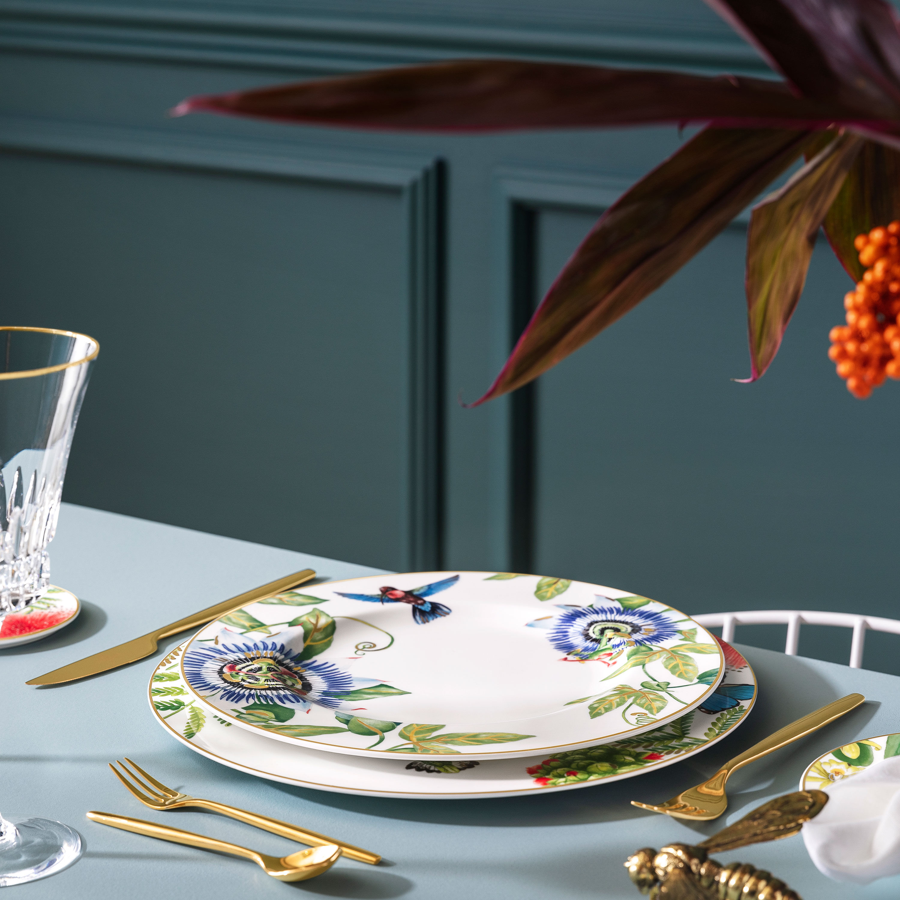 Amazonia Serving/ Under Plate - Multi-colored, 12.2'', Premium Bone Porcelain