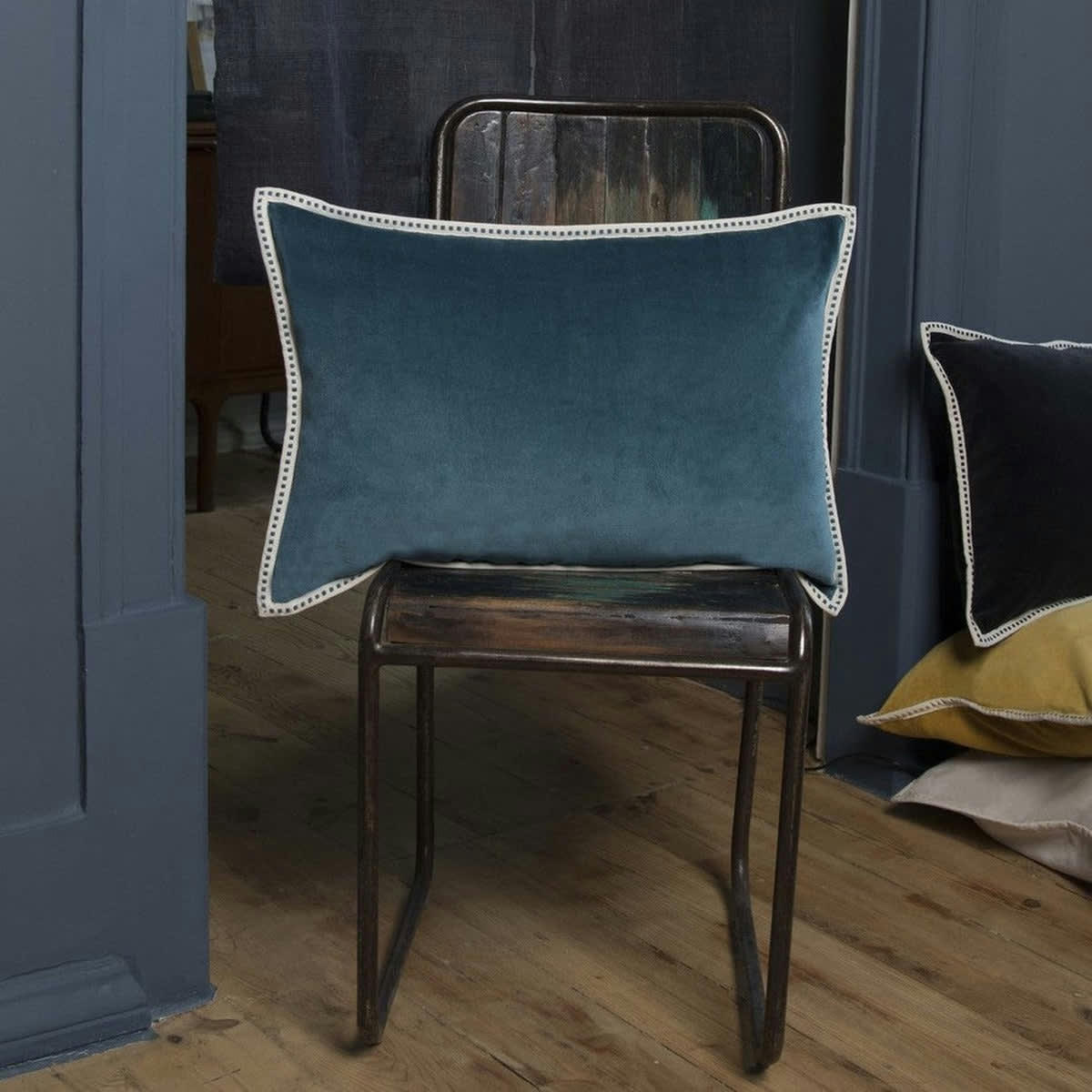 ERIN - Coussin velours de coton  60x40 bleu peacock