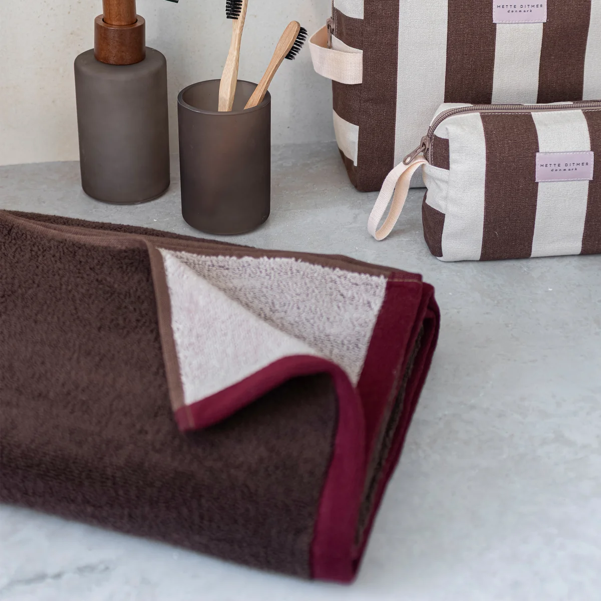 Mette Ditmer - Soft Badetuch, 70 x 133 cm, braun / sand
