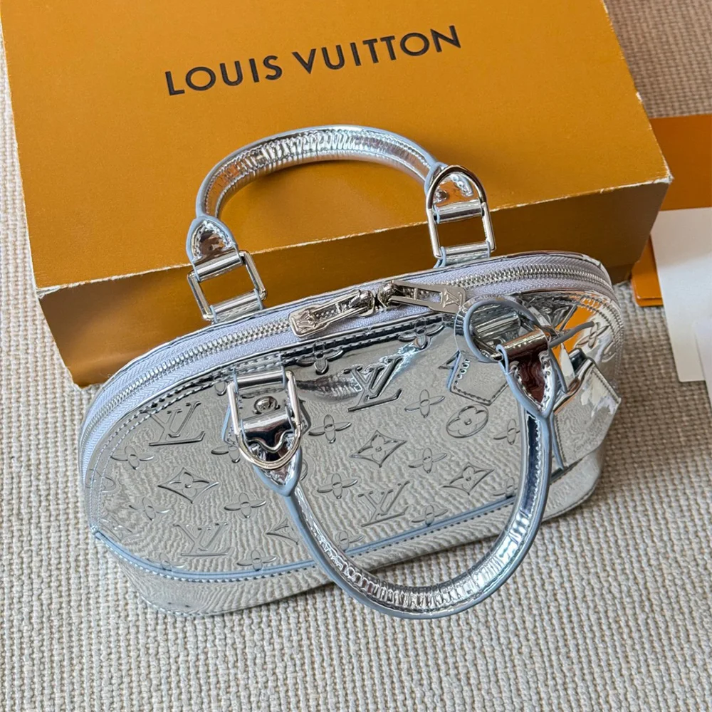 Louis Vuitton Alma BB