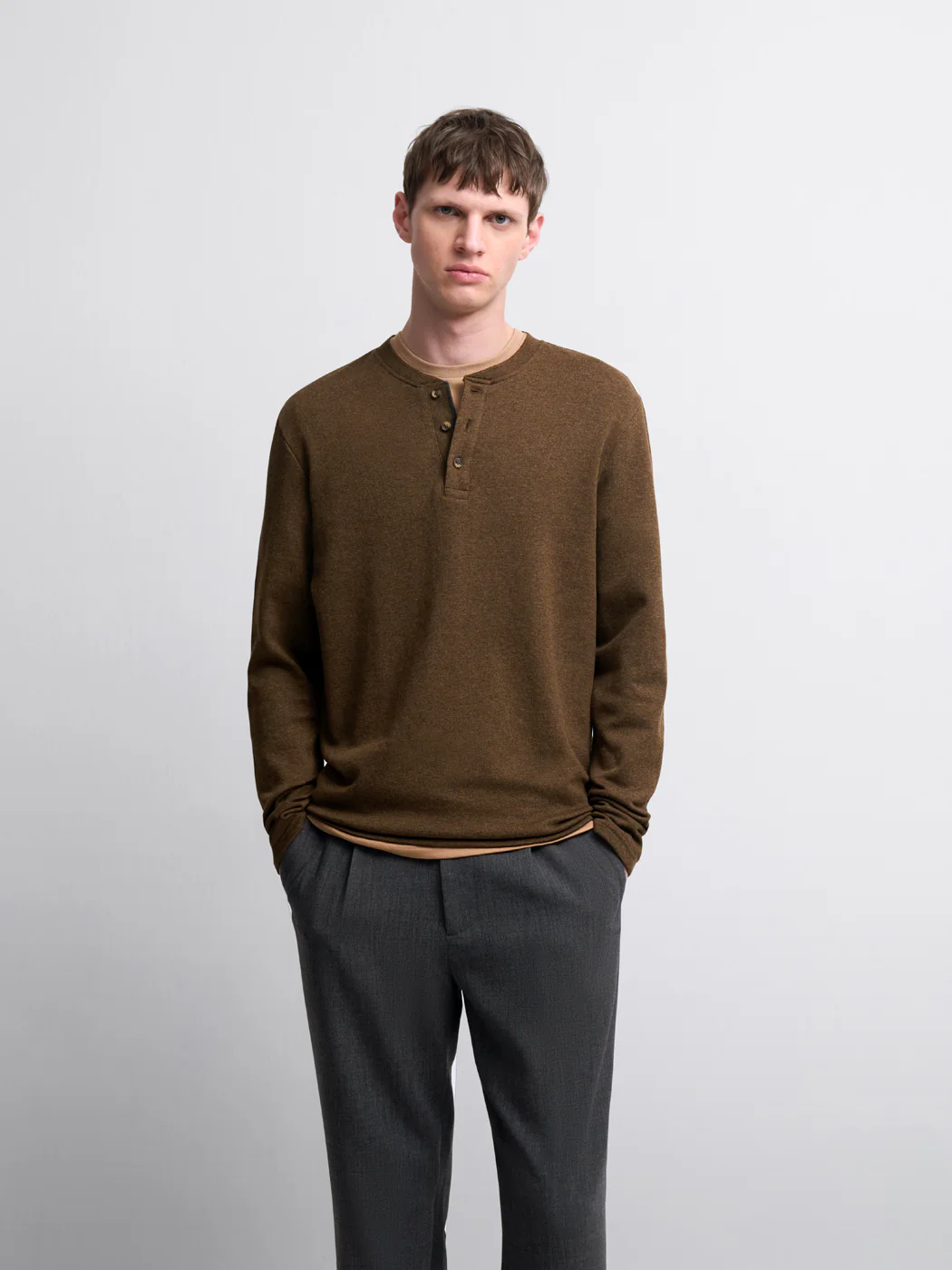 T-shirt manches longues col tunisien