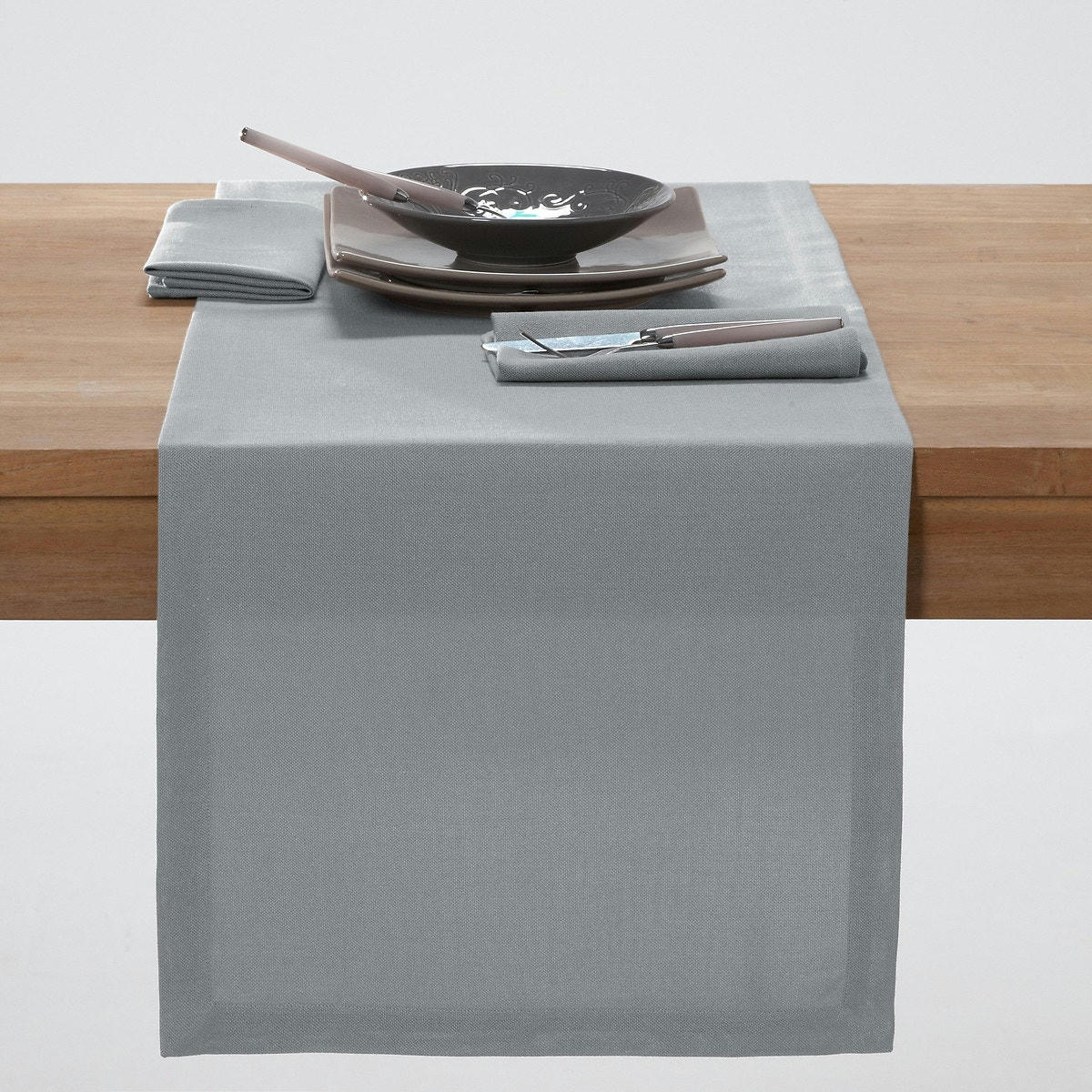 Chemin de table uni polyester, Scenario