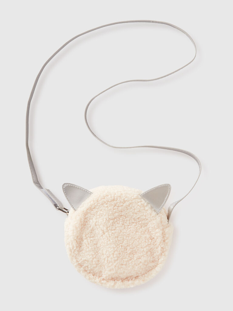 Round teddy look bag