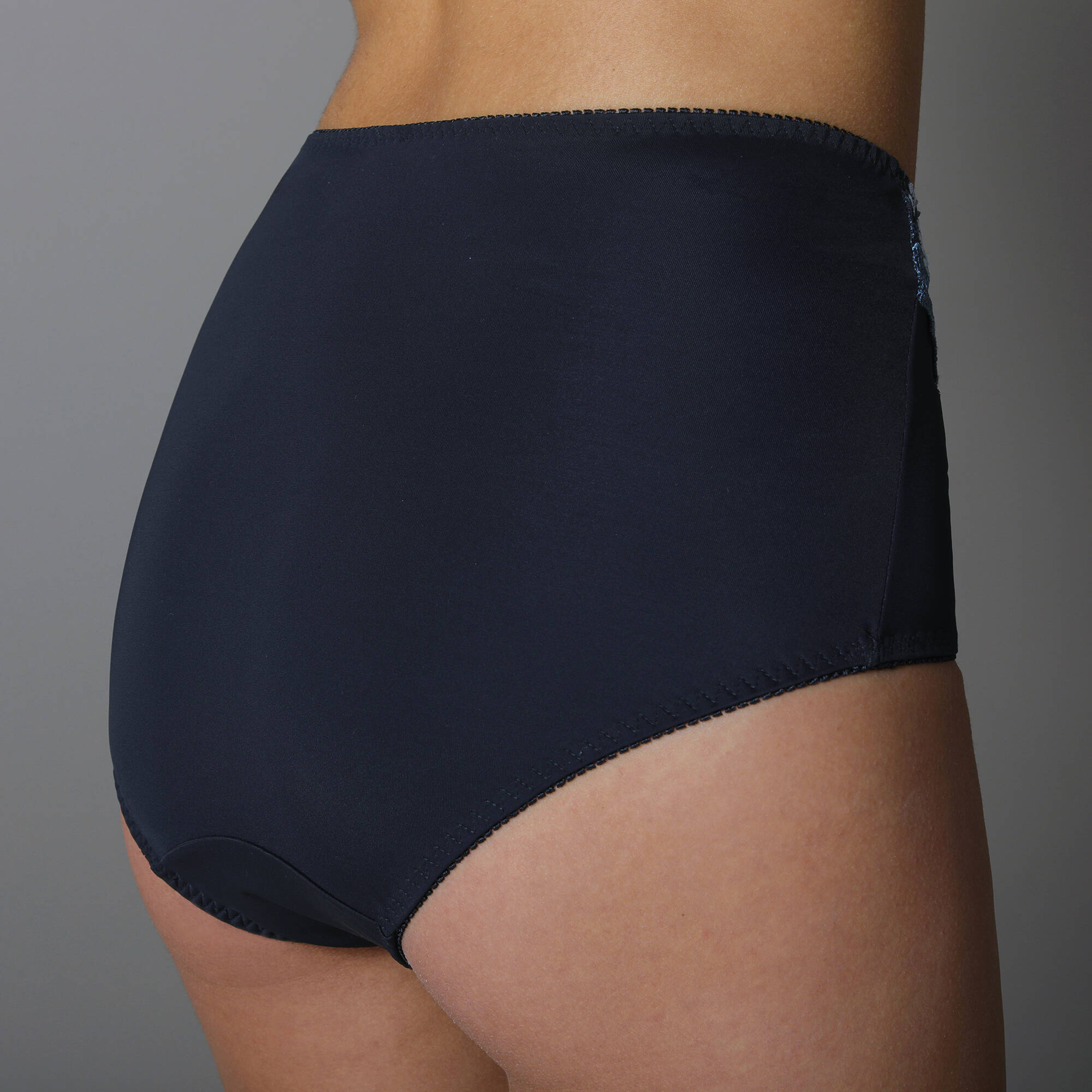 Gainette microfibre tulle brodé Caminata
