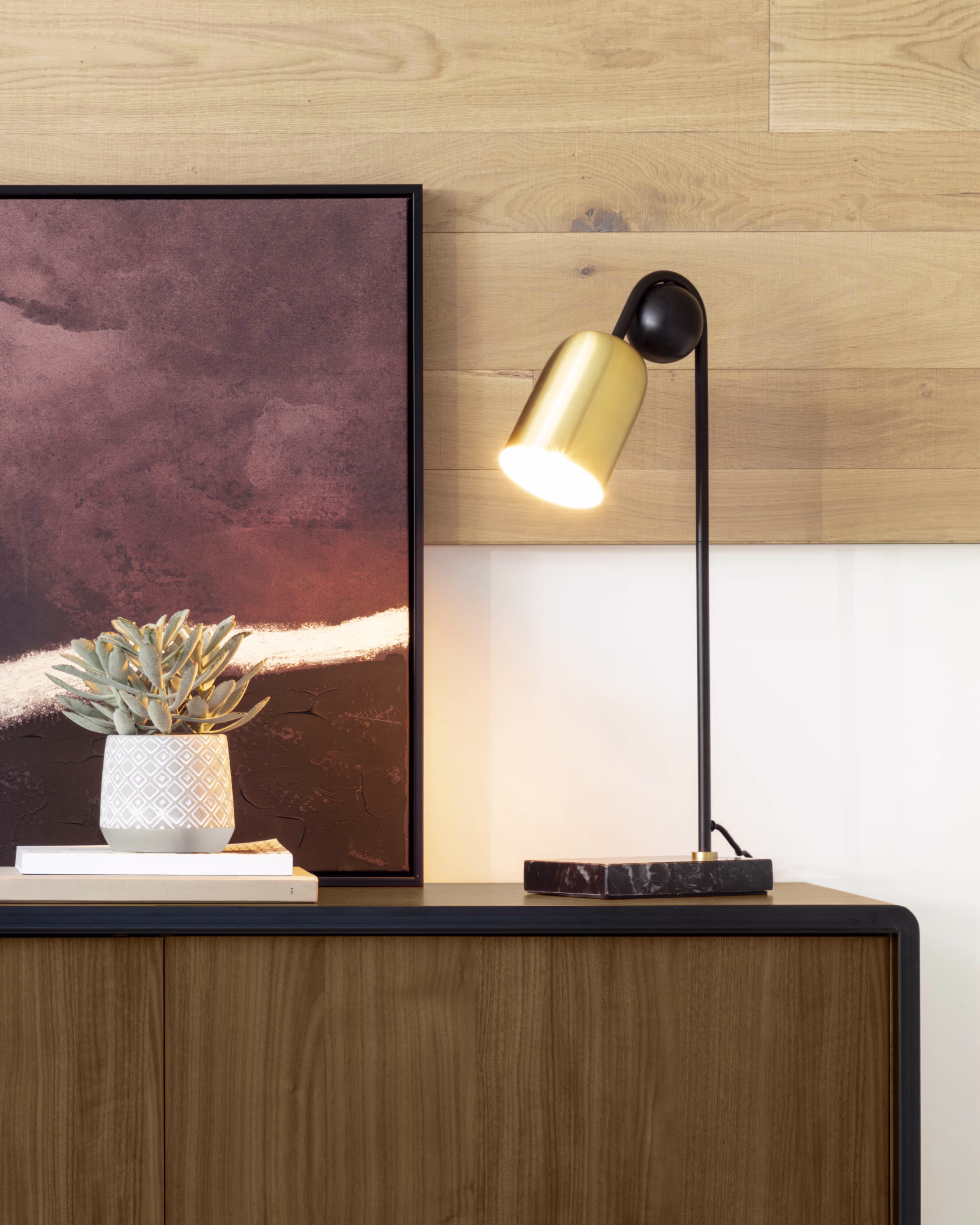 Lámpara de mesa Natsumi de metal, madera y mármol