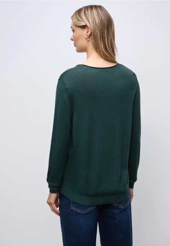 V-Neck Pullover