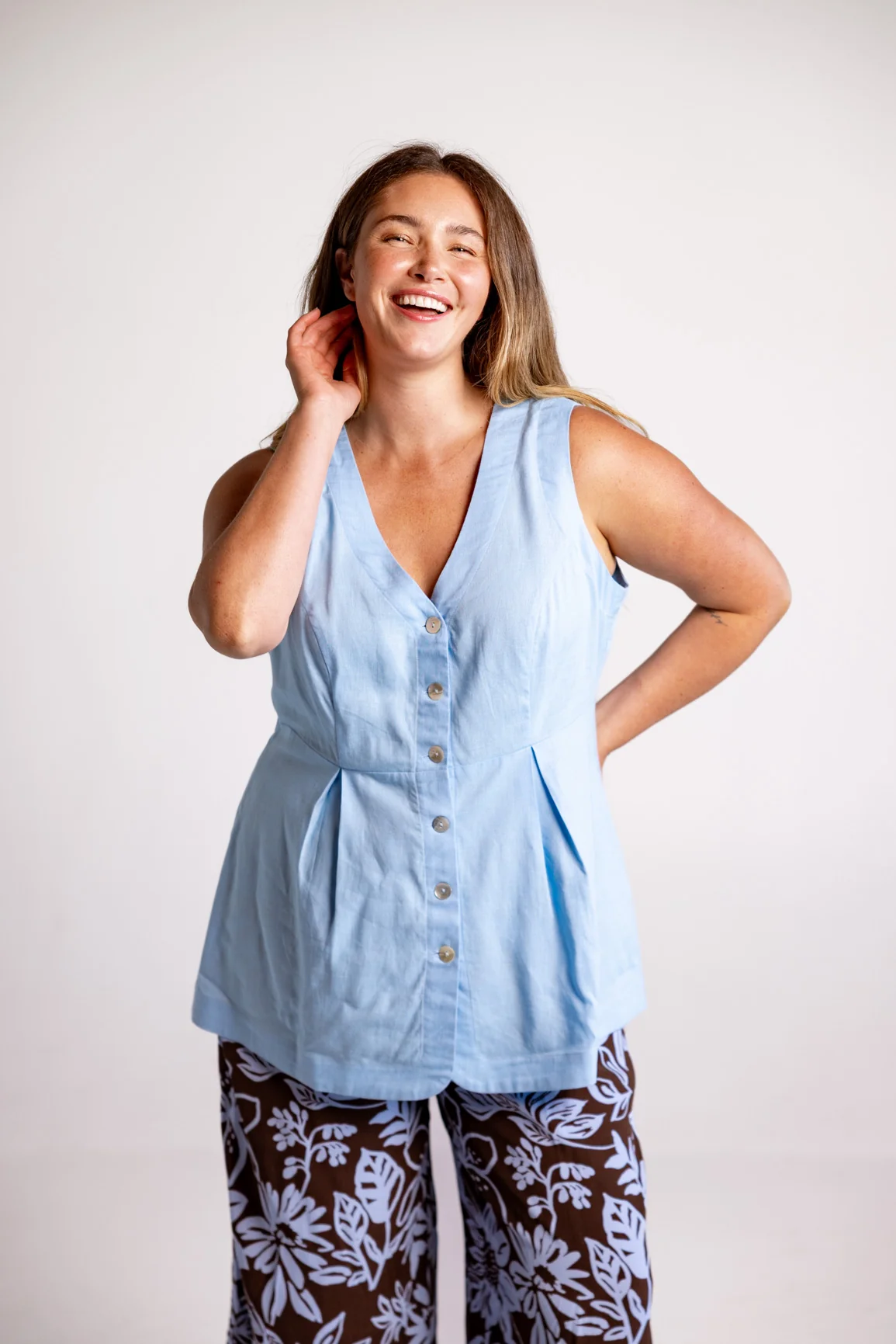 Saski Linen Blend Vest in Light Blue