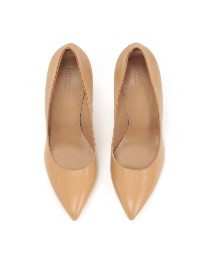 Ladies’ light brown pumps