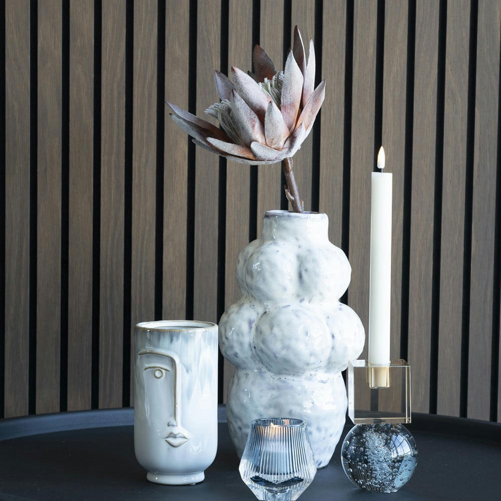 ELENA - Vase en céramique avec visage H17cm gris bleuté