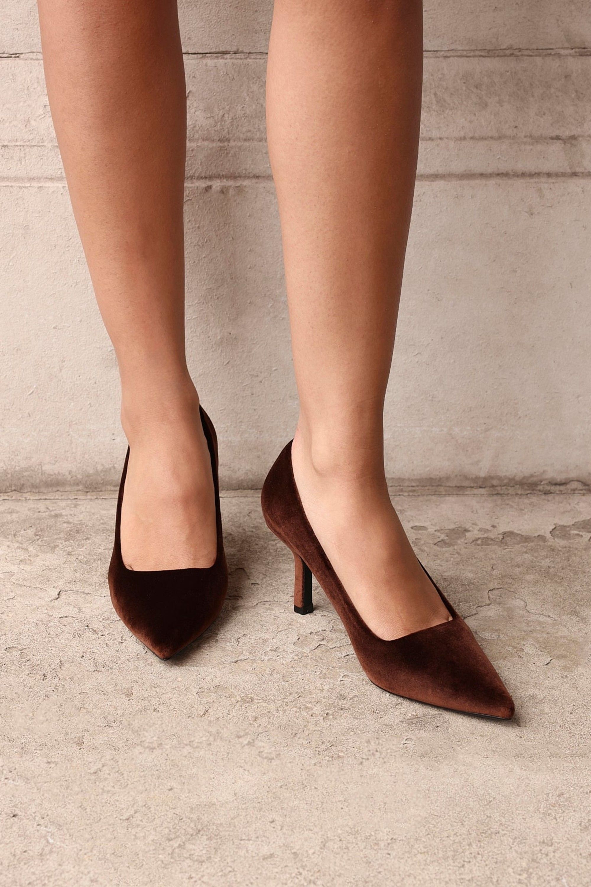 Linzi Kat Brown Velvet Classic Court Heels