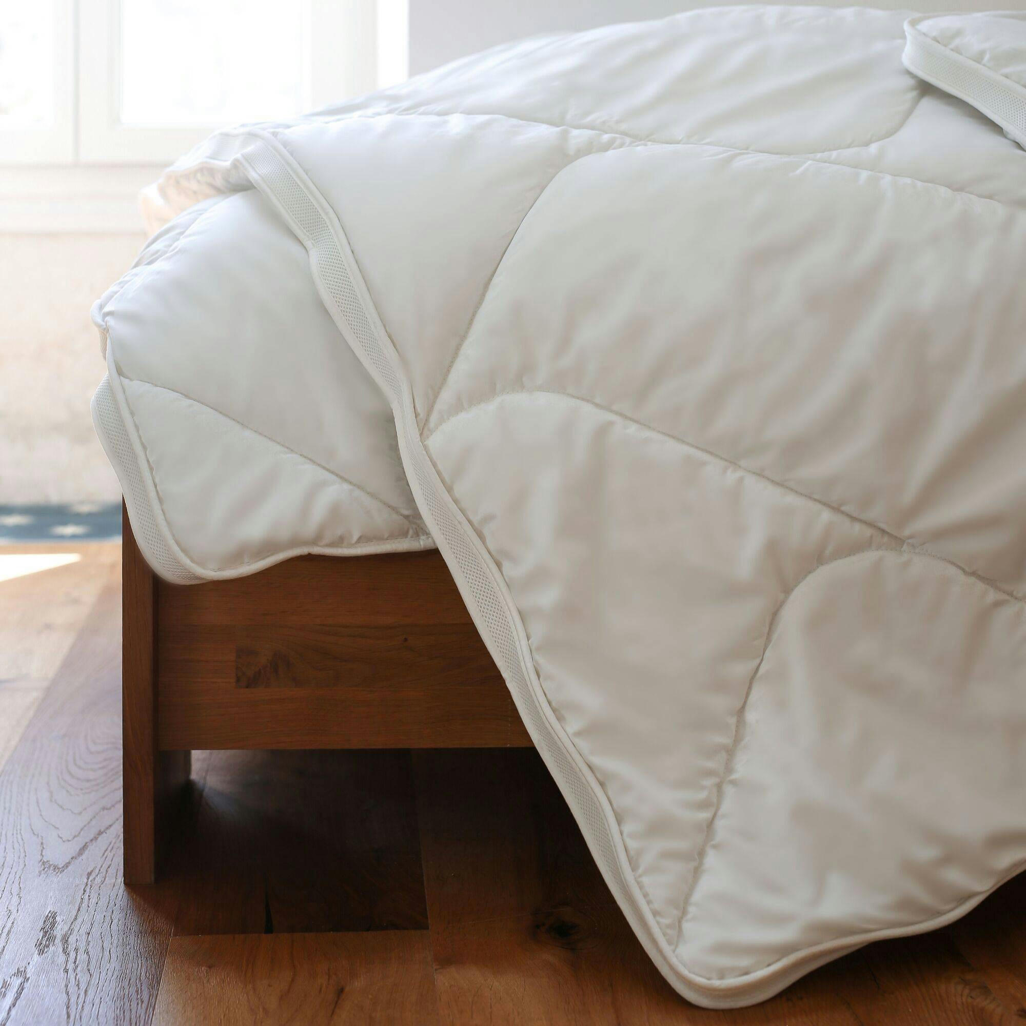 CELIA - Couette chaude 240 x 220 cm