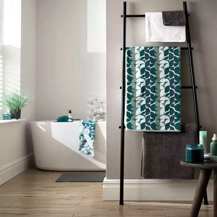 Habitat Geometric Bath Towel - Blue & Green