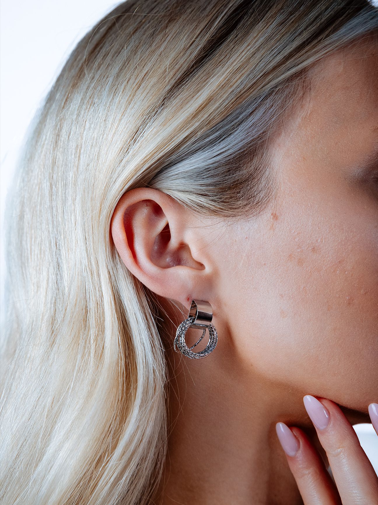 SVNX Multi-Layer Circle Stud Earrings in Silver