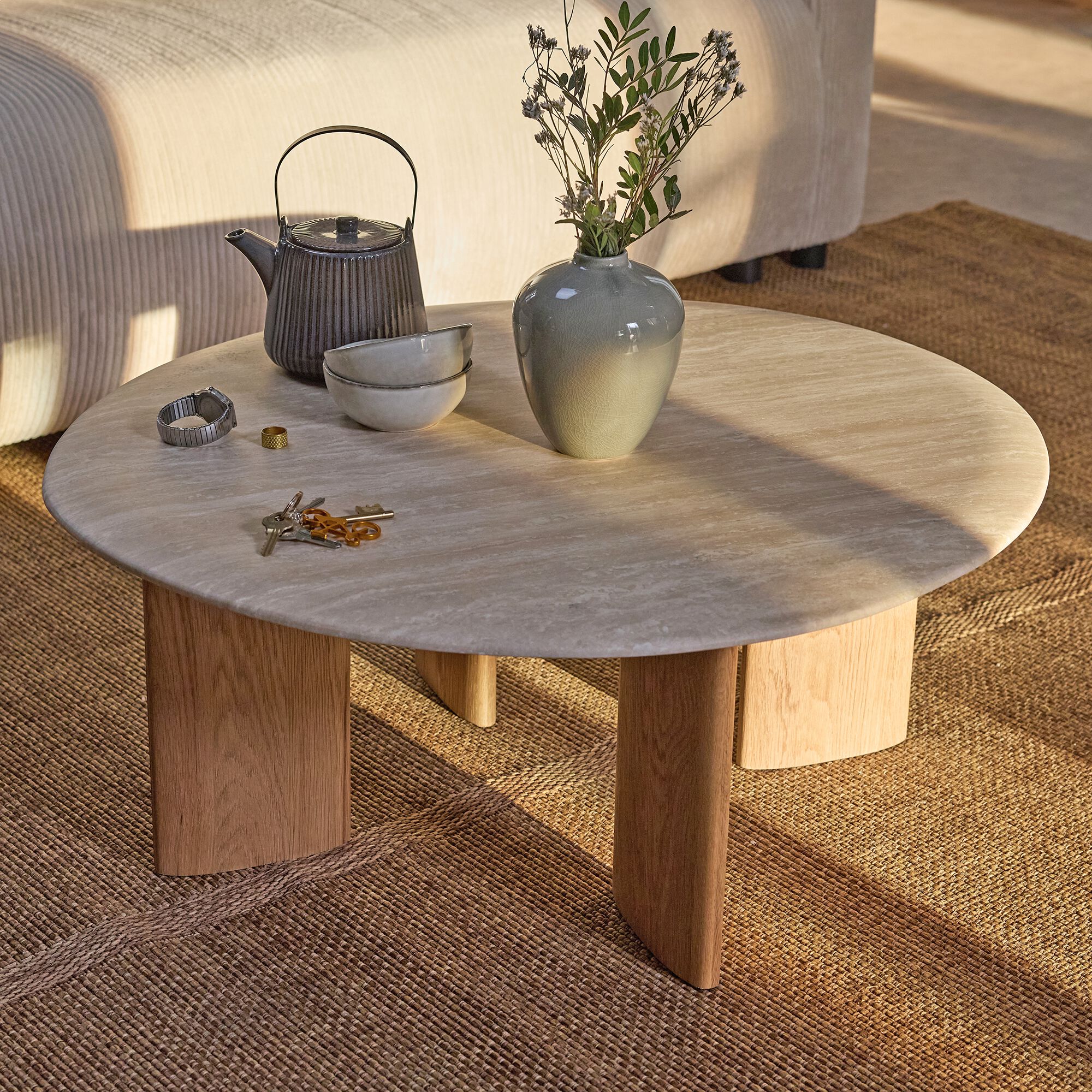 ESTEVE - Table basse ovale en travertin et bois L80xl72,5xH32cm - beige