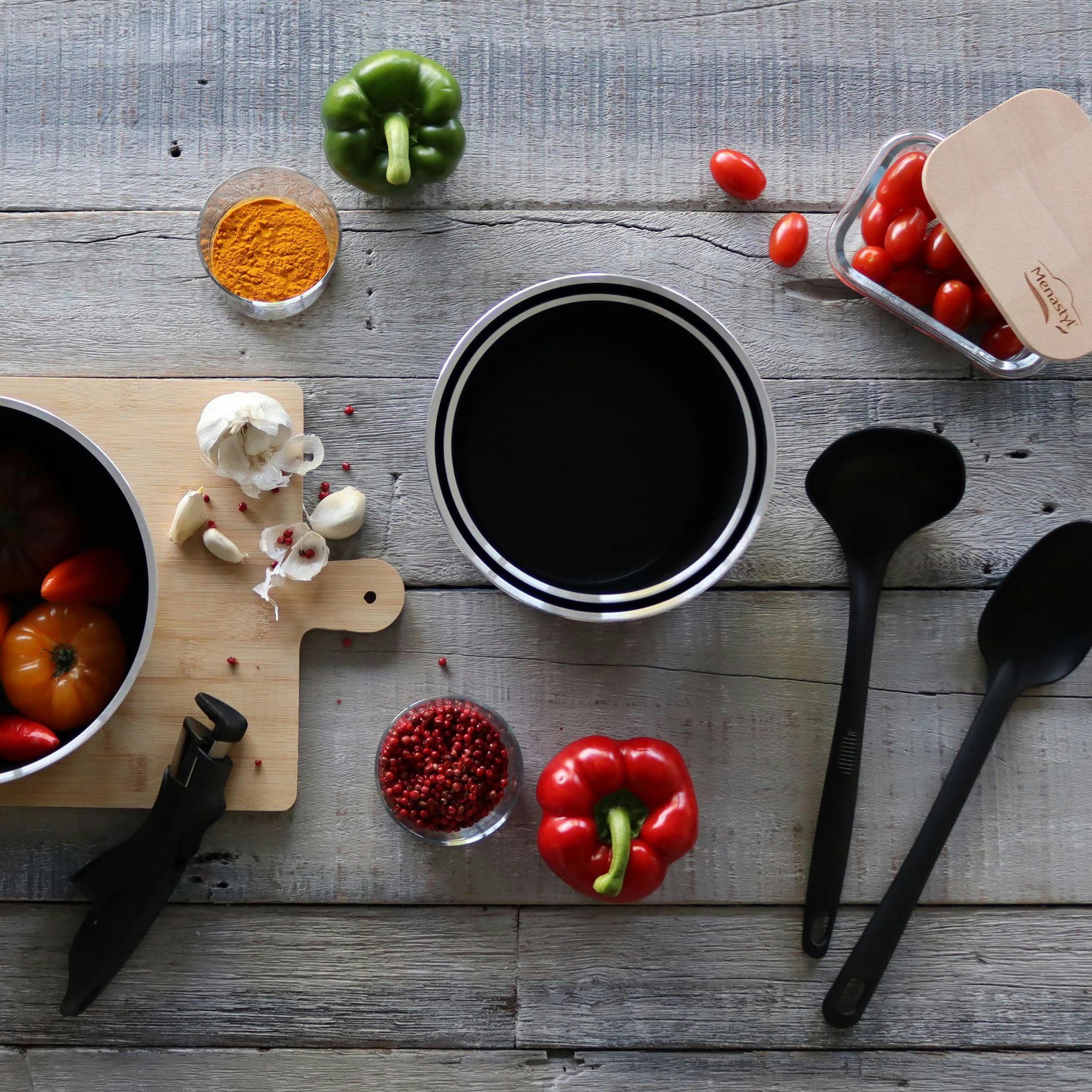 IRIS - Batterie de cuisine 8 pièces en aluminium - compatible induction