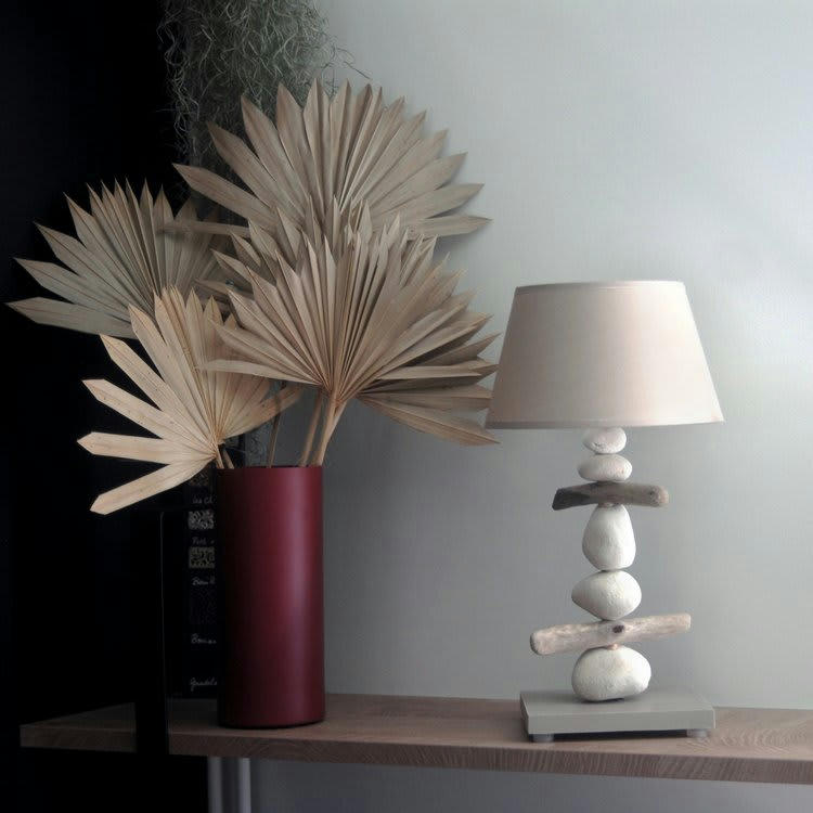 ESPRIT DE LAGON - Lampe de chevet en bois taupe