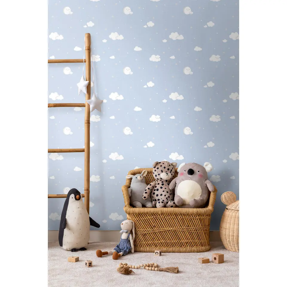 Sanders & Sanders behang wolkjes blauw en wit - 53 cm x 10 m