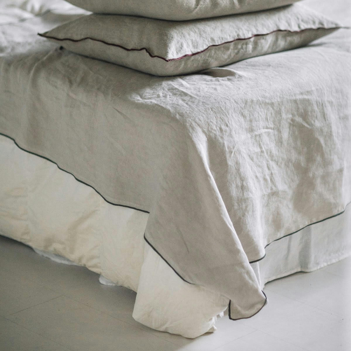 BEGUR - Jeté de  Lin pur lavé  Begur Naturel Vert Acacia 250x230