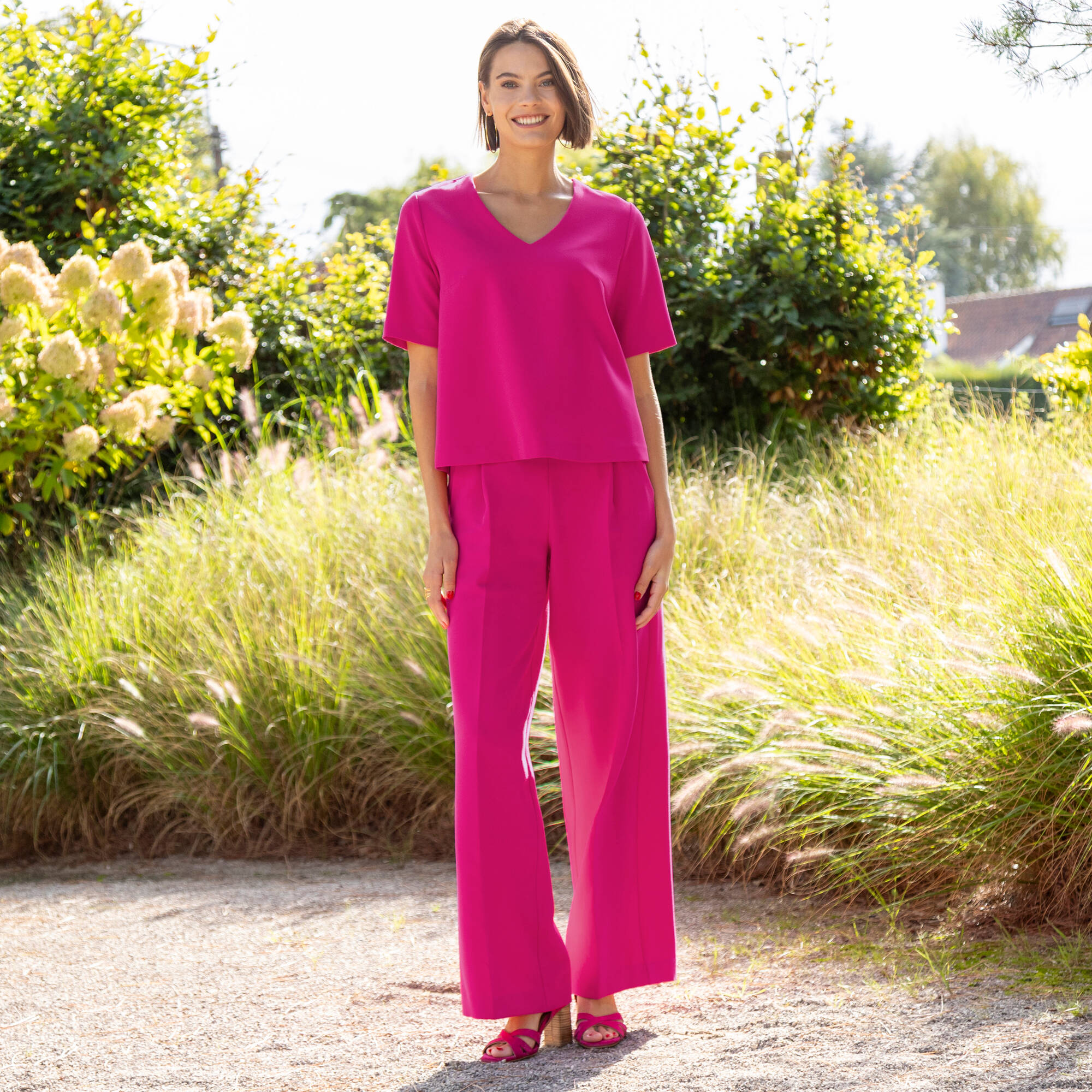 Blouse fluide col V manches courtes, unie
