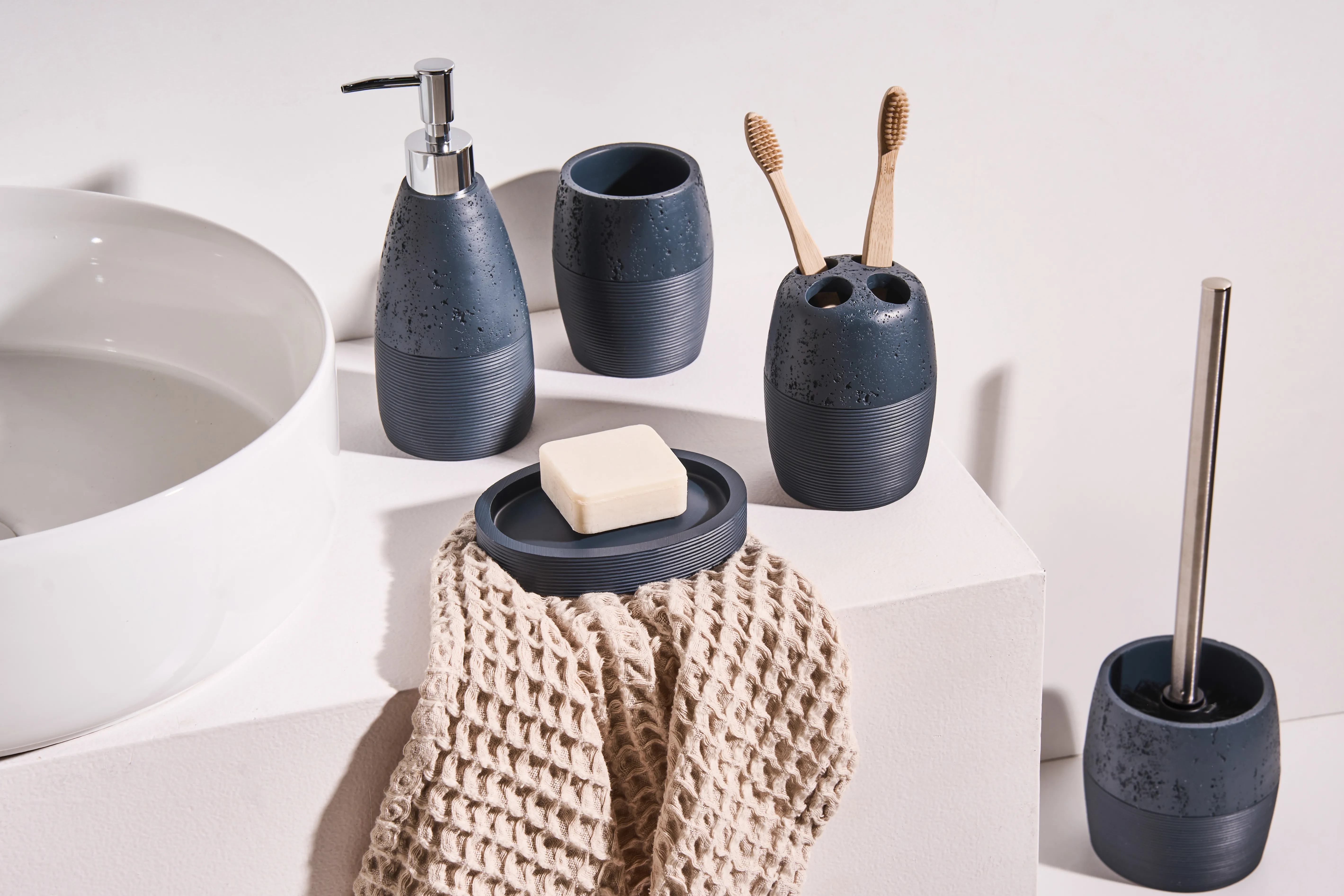 5-Piece Bathroom Accessories Set YARAPA Dark Blue