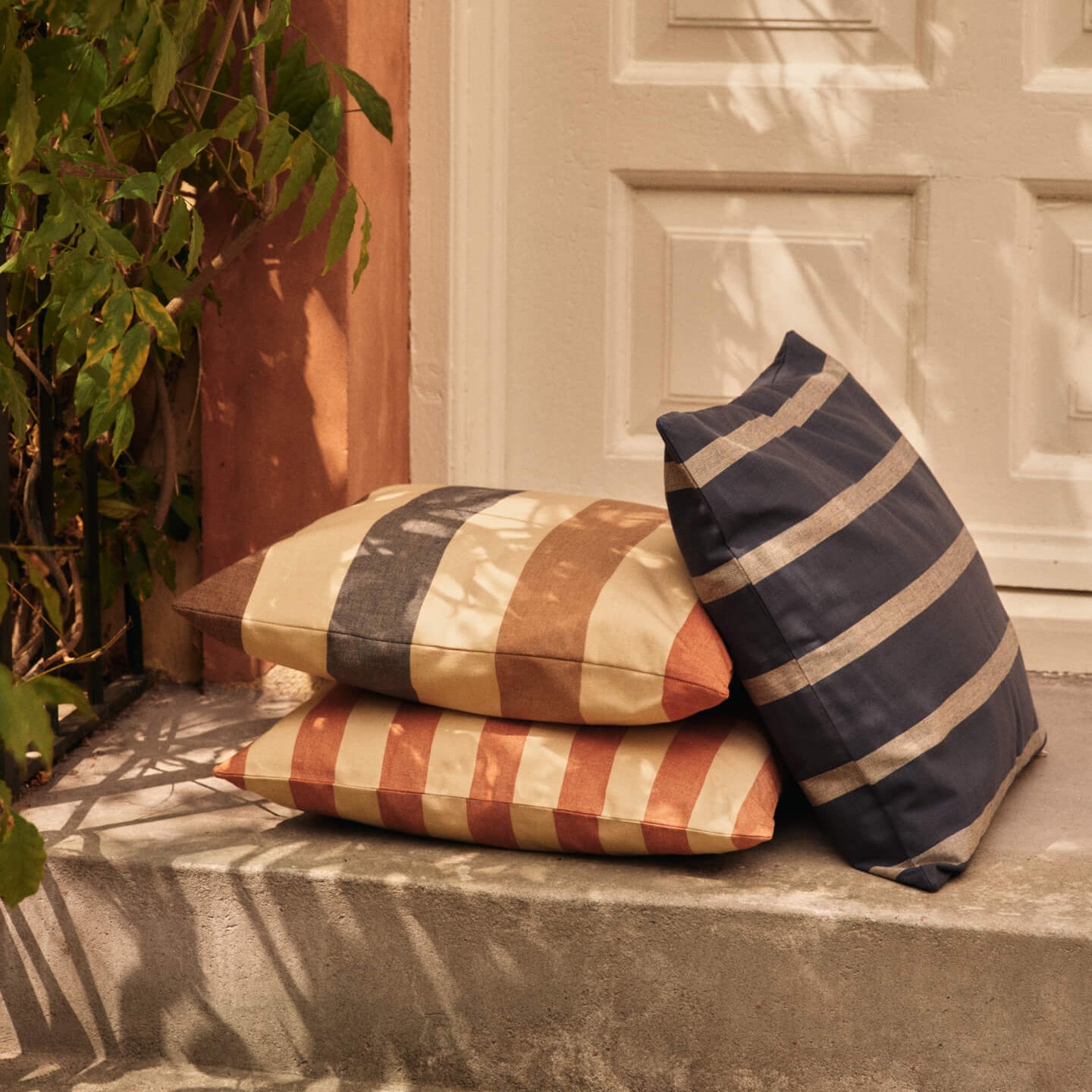 Ferm Living Strand Outdoor Sierkussen - Burnt Ochre / Parchment