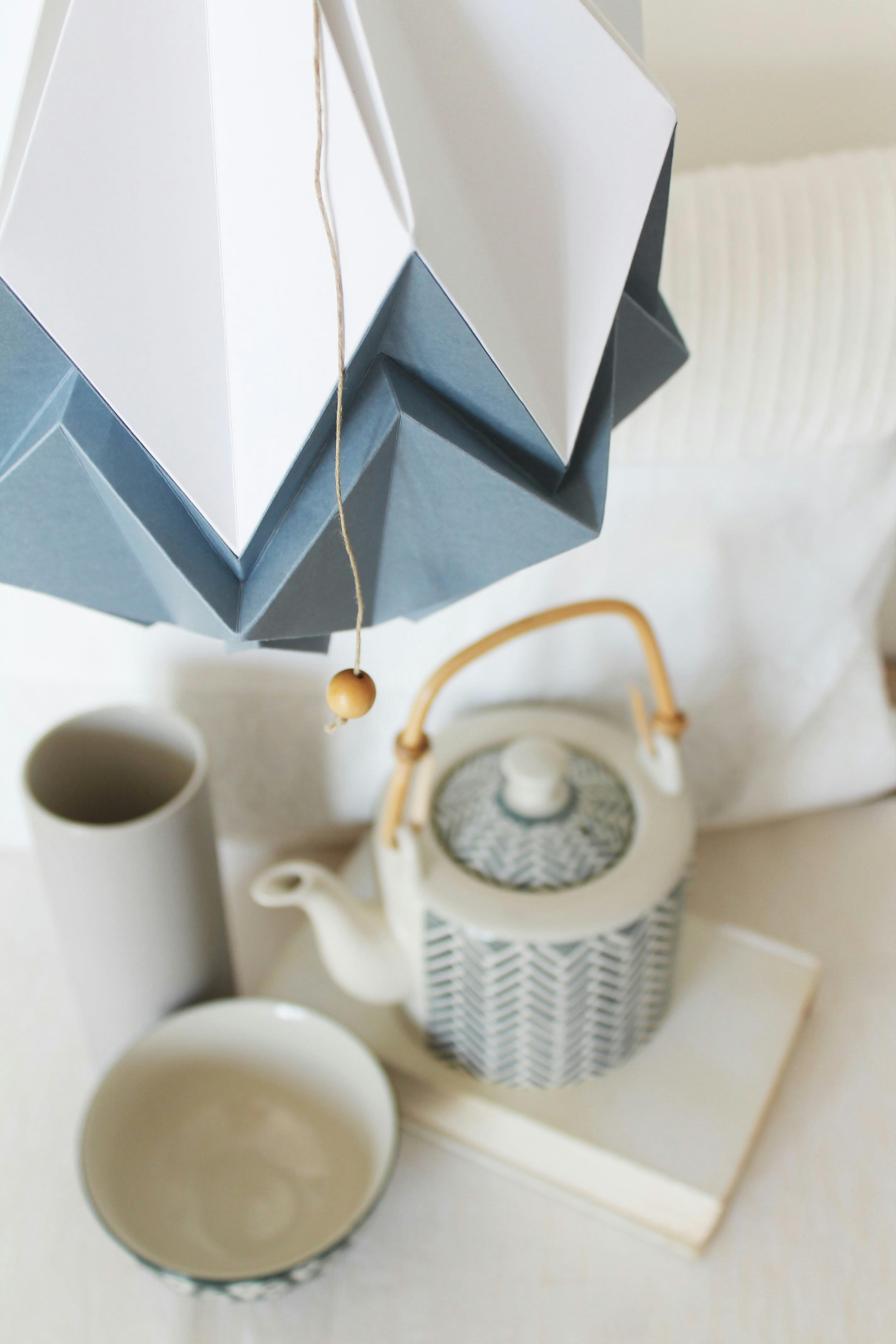 MOKUZAI - Applique murale en bois et suspension origami en papier