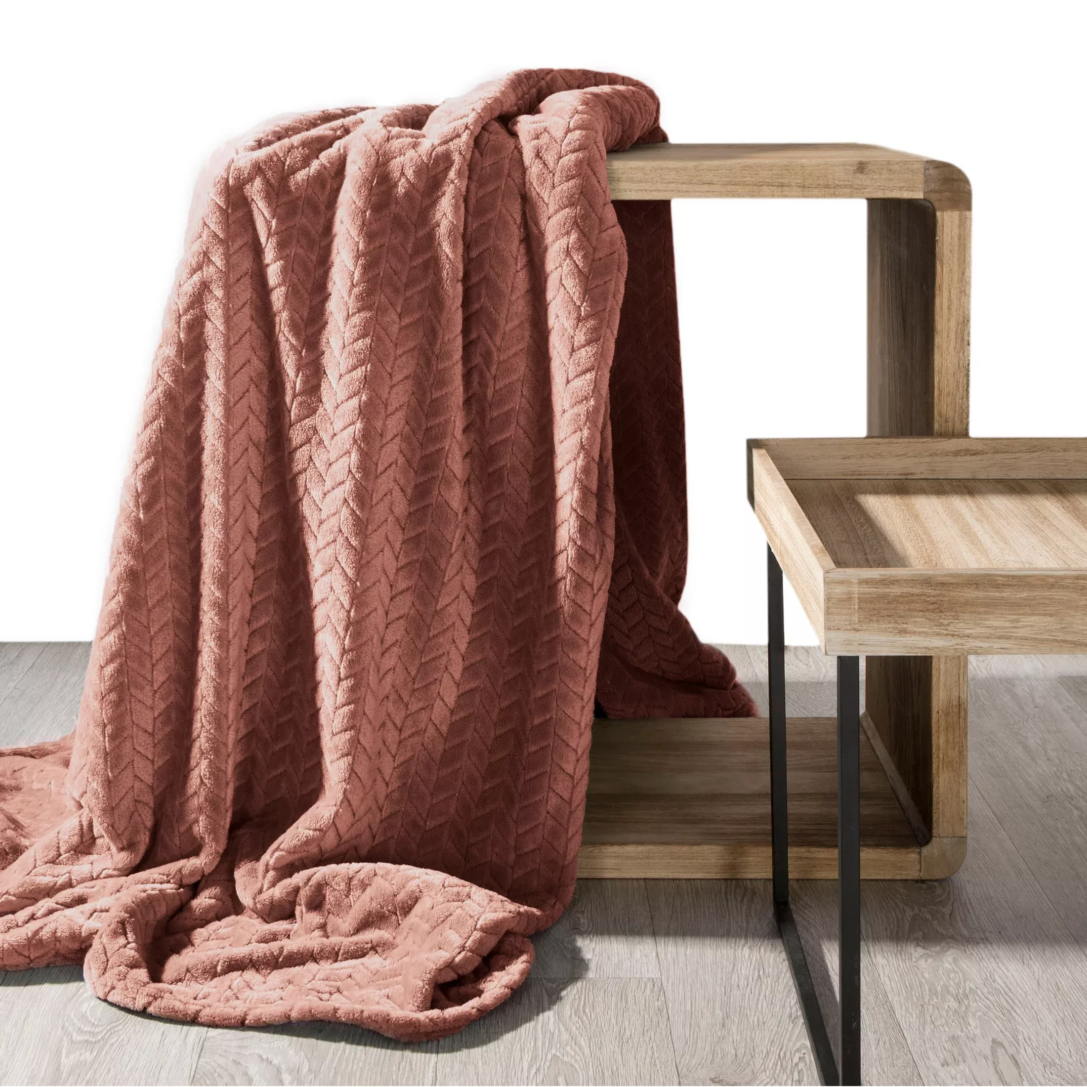Koc 170x210 cm pudrowo różowy miękki w dotyku z wytłaczanym wzorem CINDY Design 91