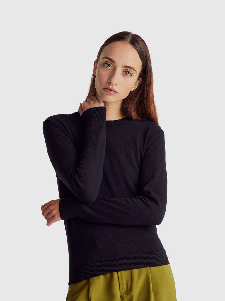 Black crew neck sweater in pure Merino wool