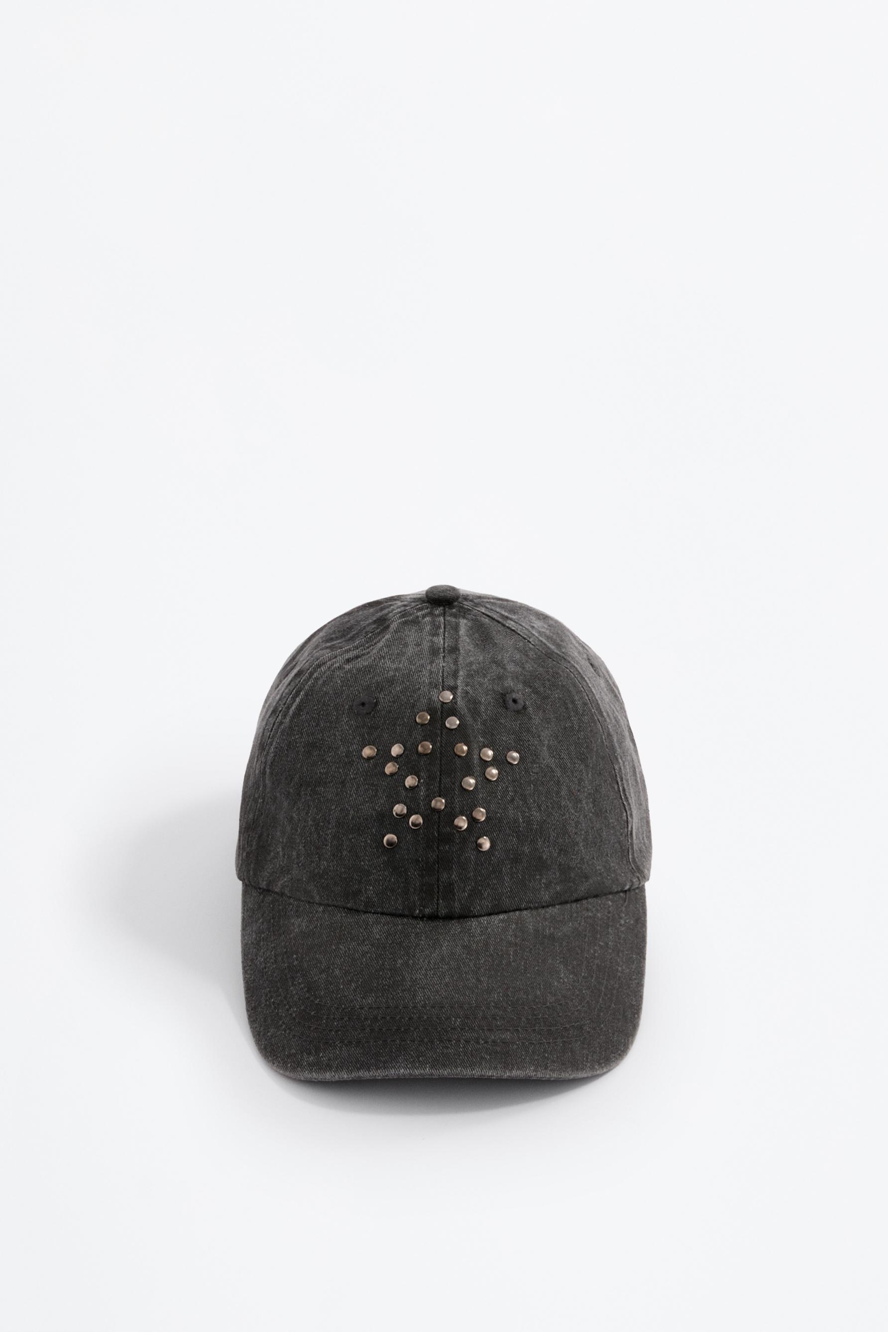 Gorra tachas