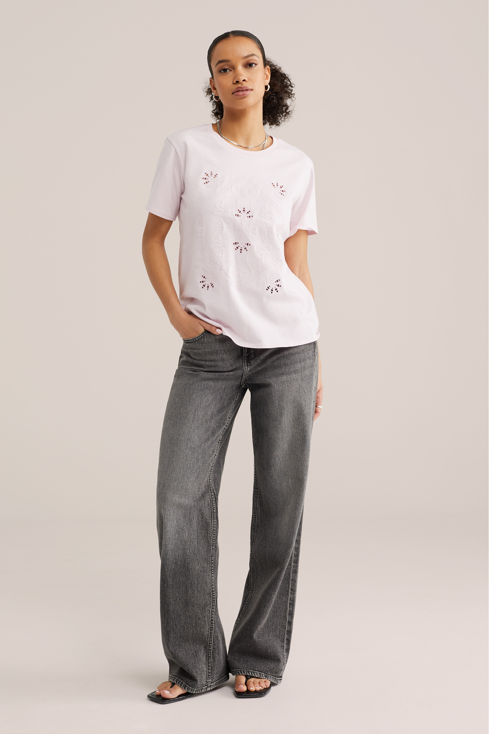 Dames T-shirt met embroideries