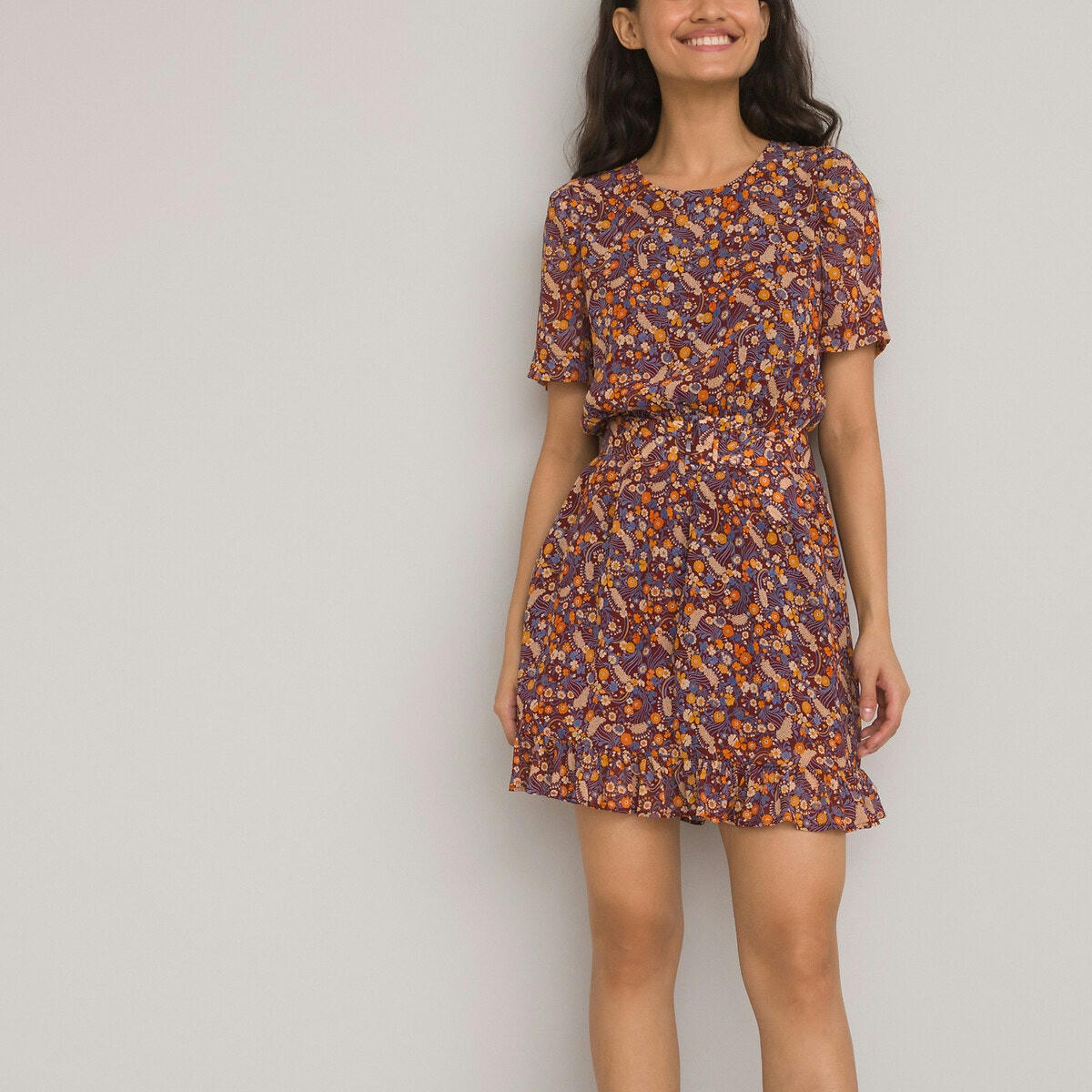 Robe évasée col rond, avec ceinture