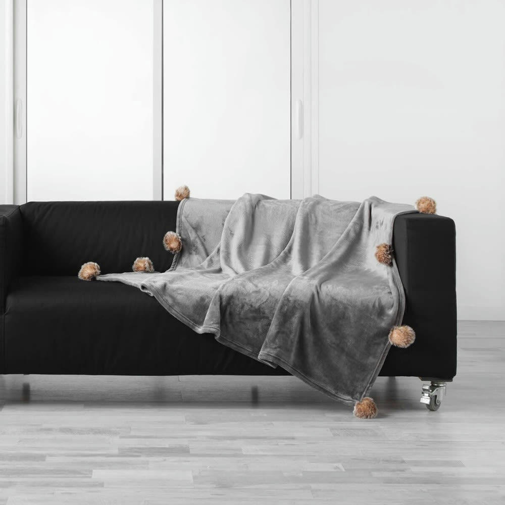 - Plaid en flanelle à pompons polyester gris clair 125 x 150 cm