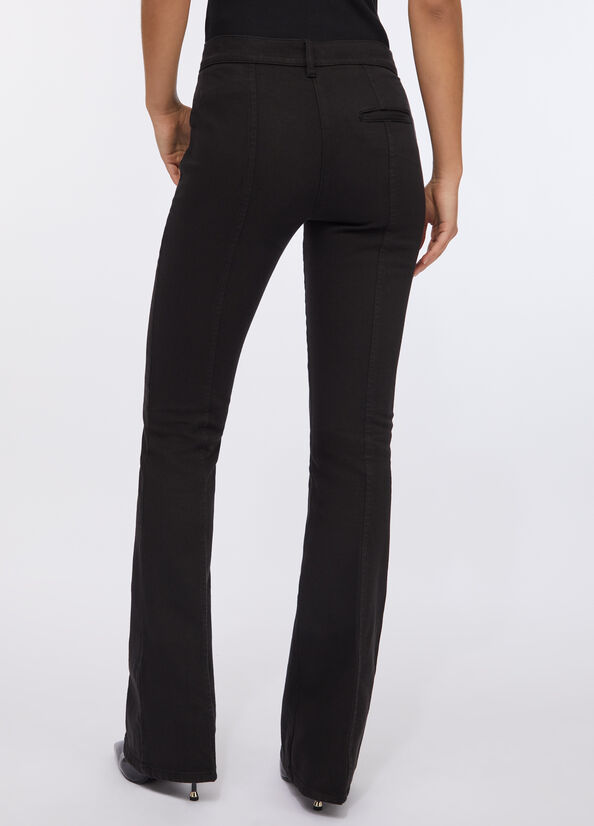 Pantaloni flare