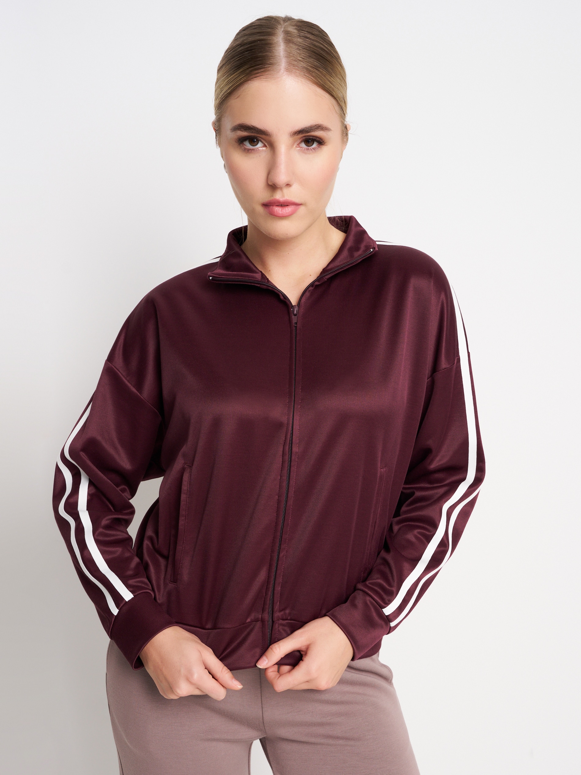 Rozpinana bluza ze stójką