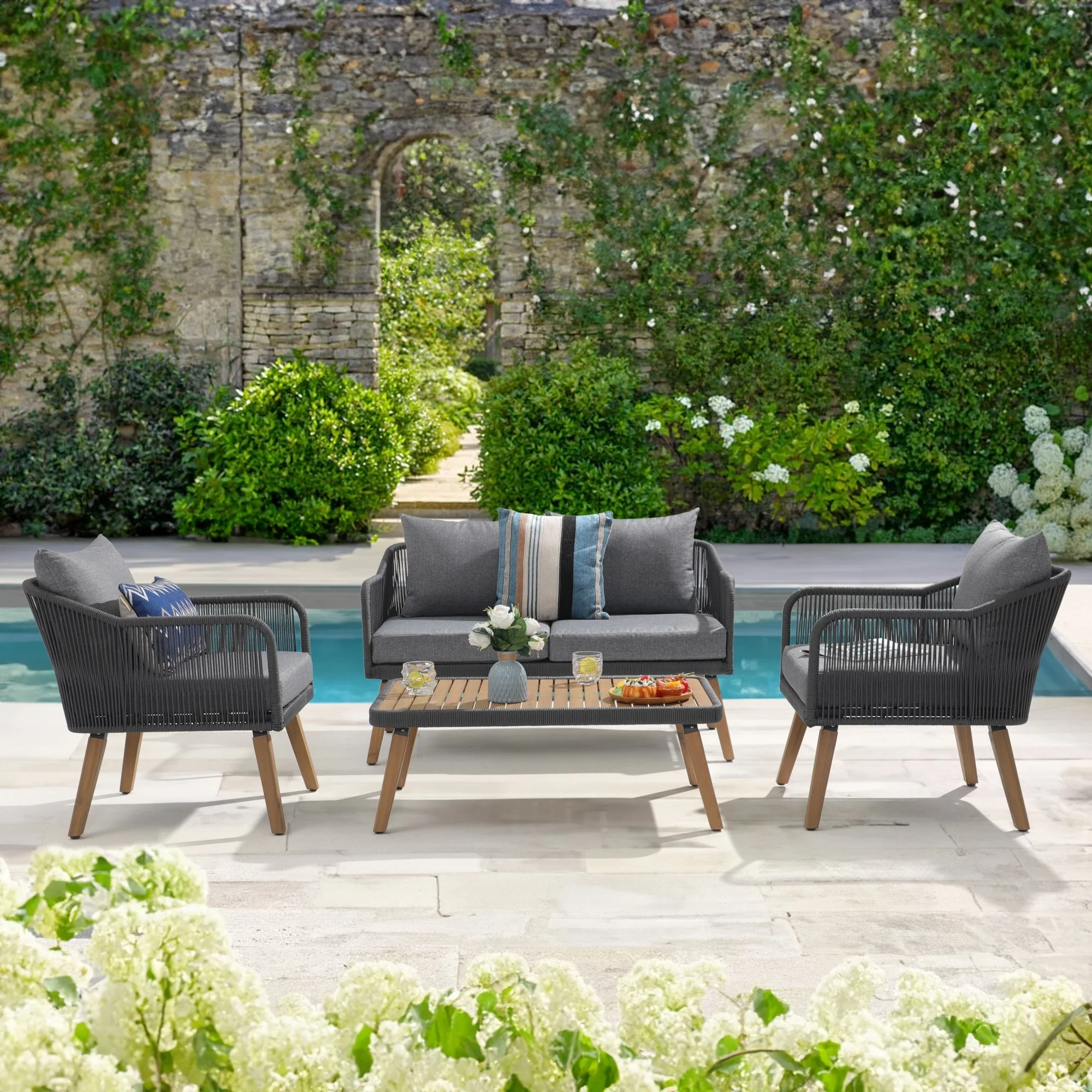 Outdoor 4 Pieces Rope Conversation Set with Cushions