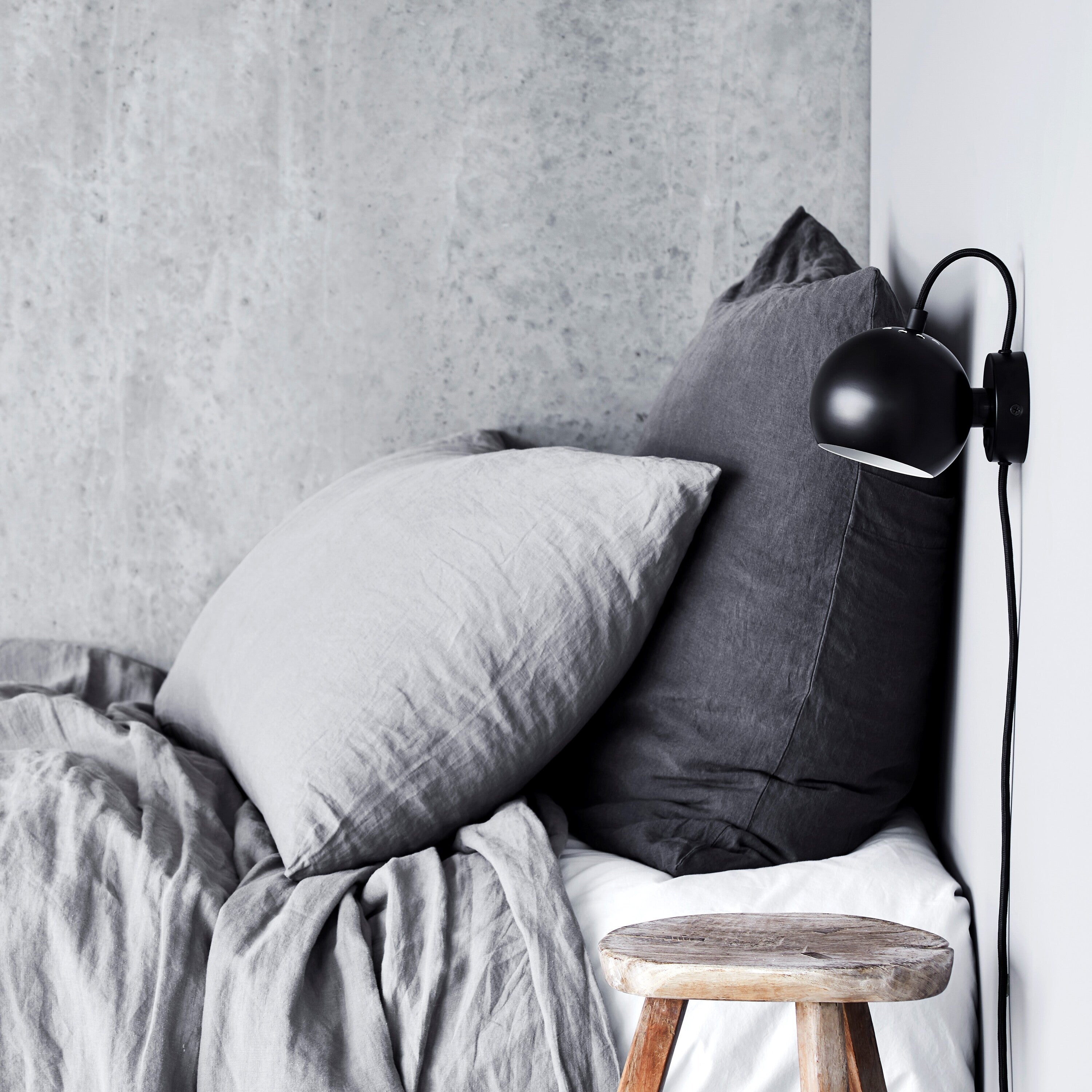 Frandsen Ball Magnet Wandlamp