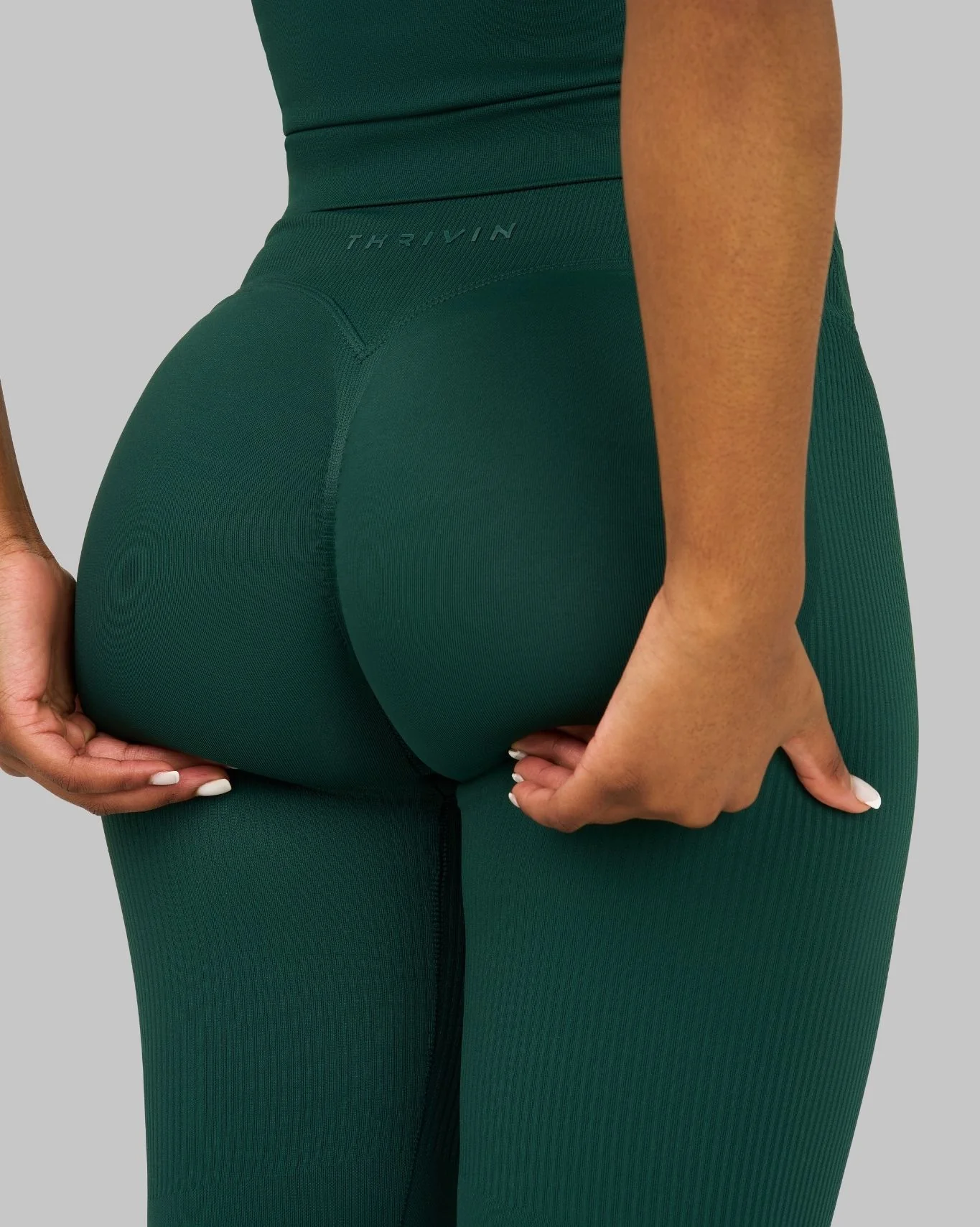 Elevate™ Sculpting Mid V-Waist Scrunch Flare | Pine Green