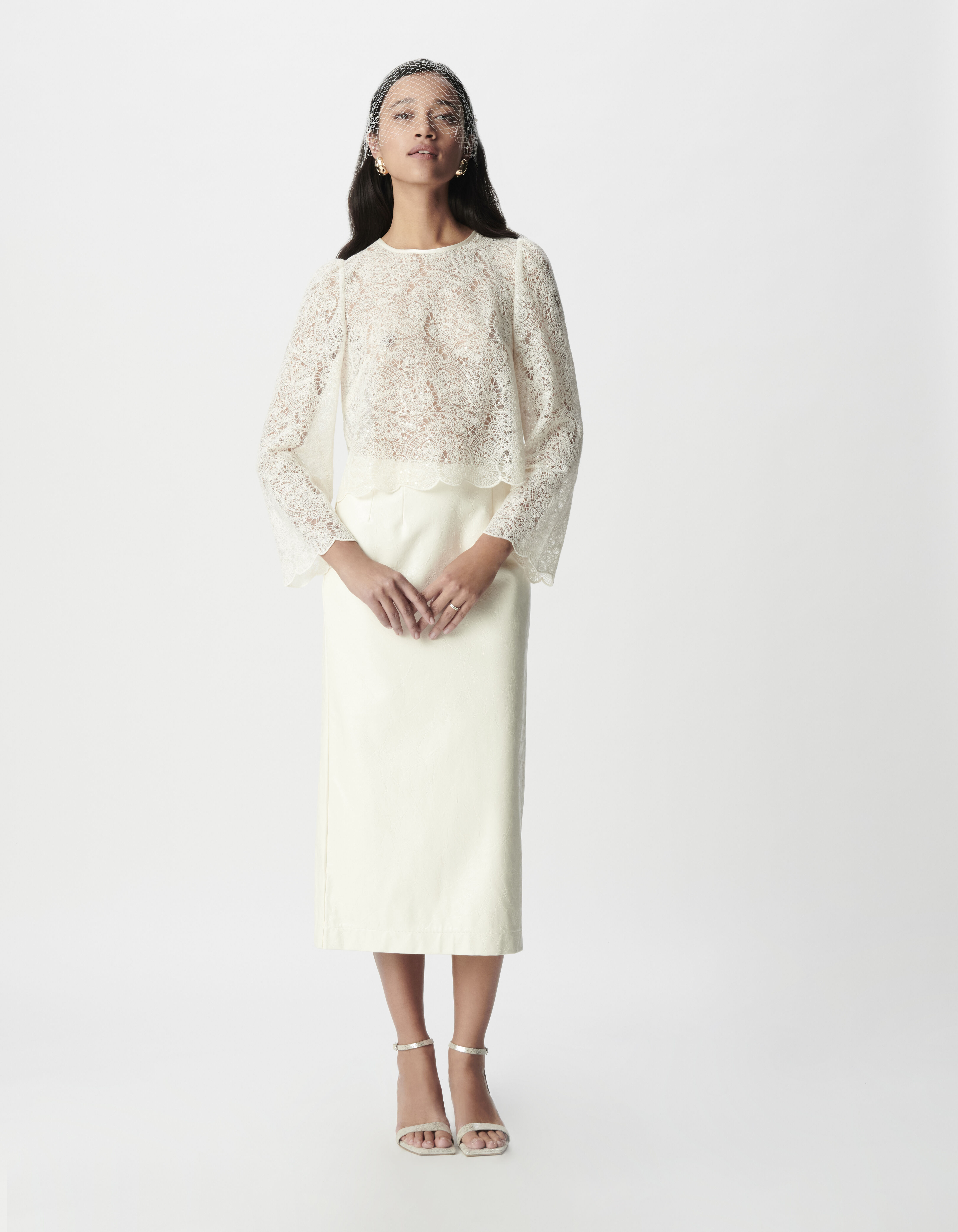 Blouse courte blanche en dentelle Femme