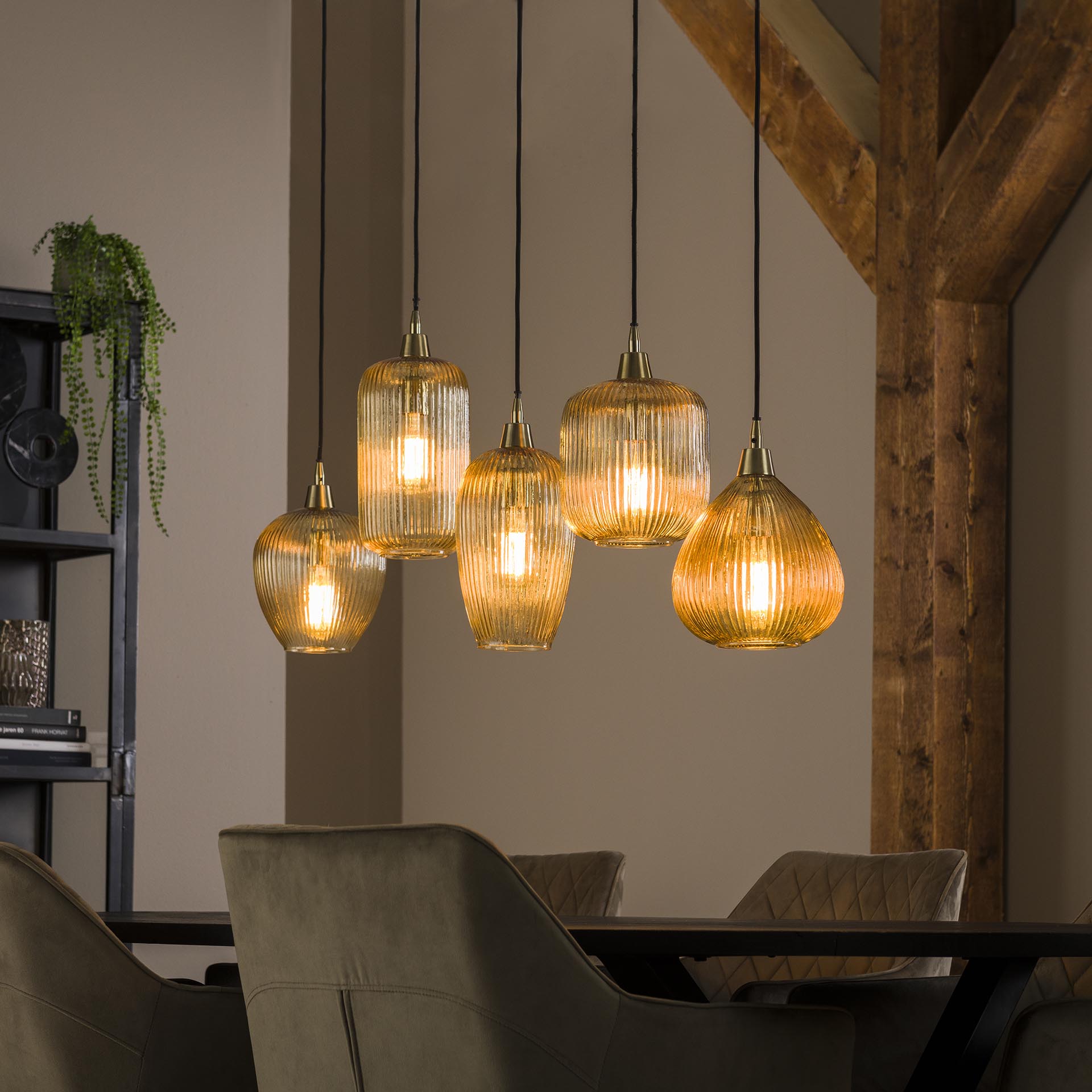 by fonQ Gus Hanglamp - Amber