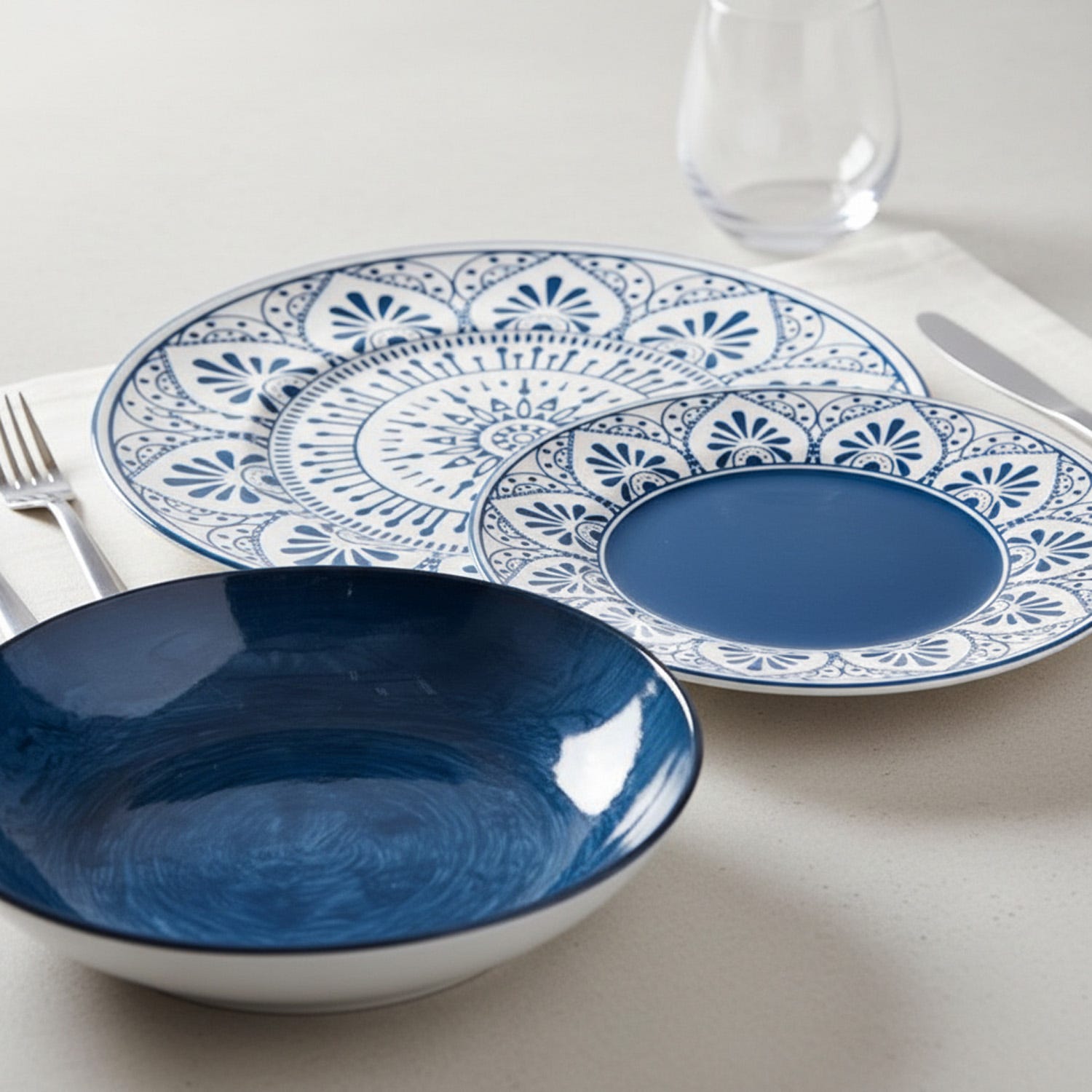 Servizio 18 piatti porcellana Ariel blu
