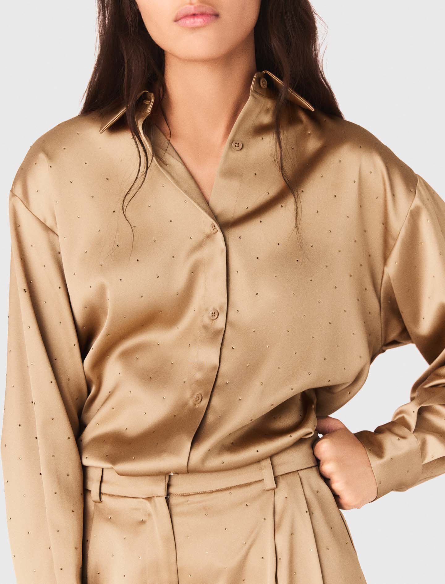 Chemise en satin strassé